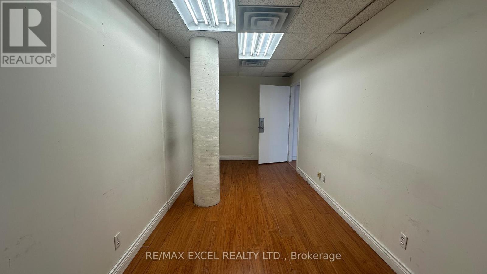 200a - 2425 Eglinton Avenue Property Photo 4