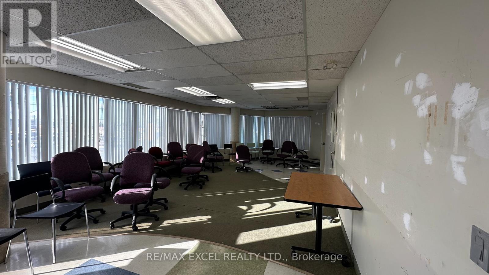 202 D-c - 2425 Eglinton Avenue Property Photo 3