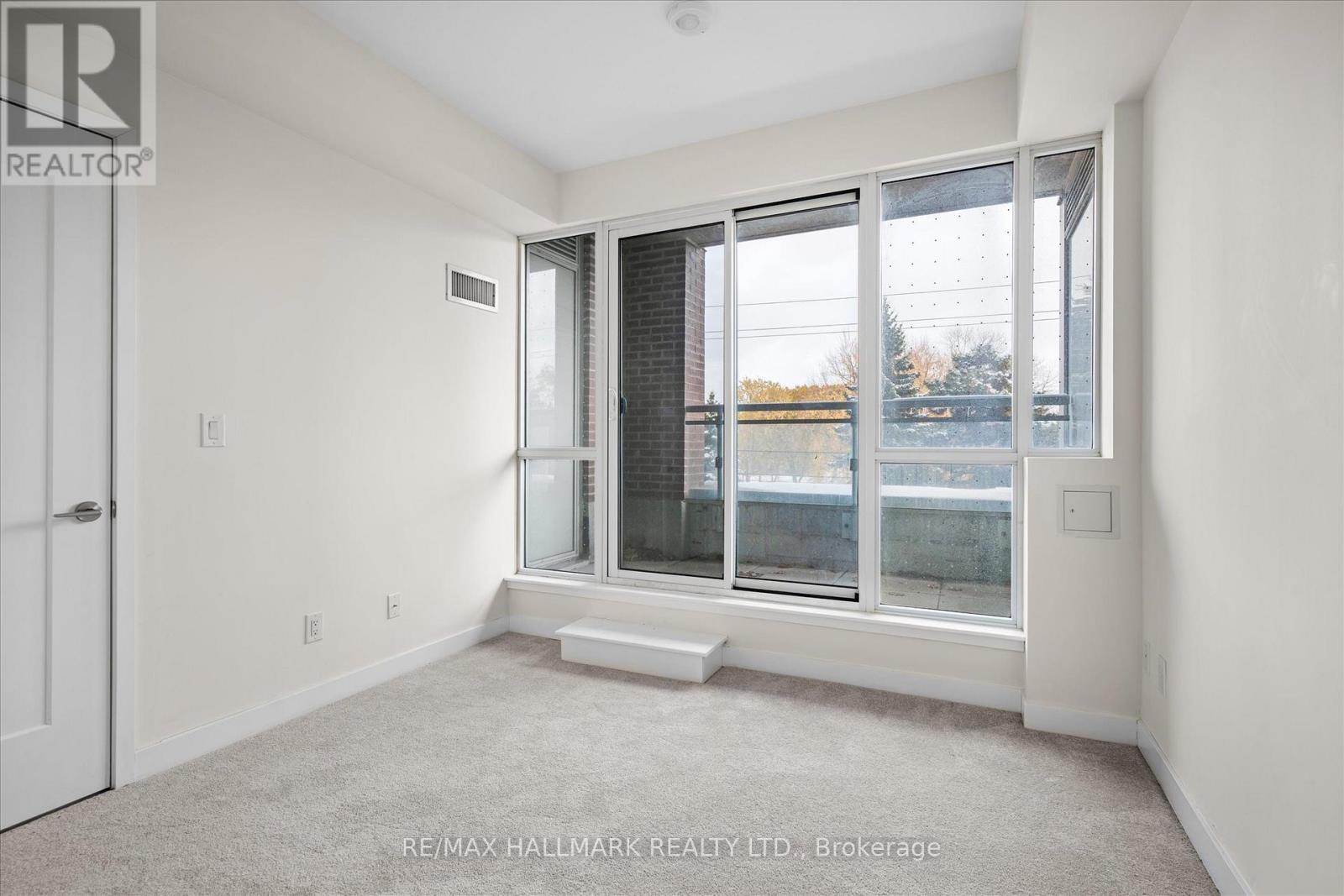 215 - 1350 Kingston Road Property Photo 16