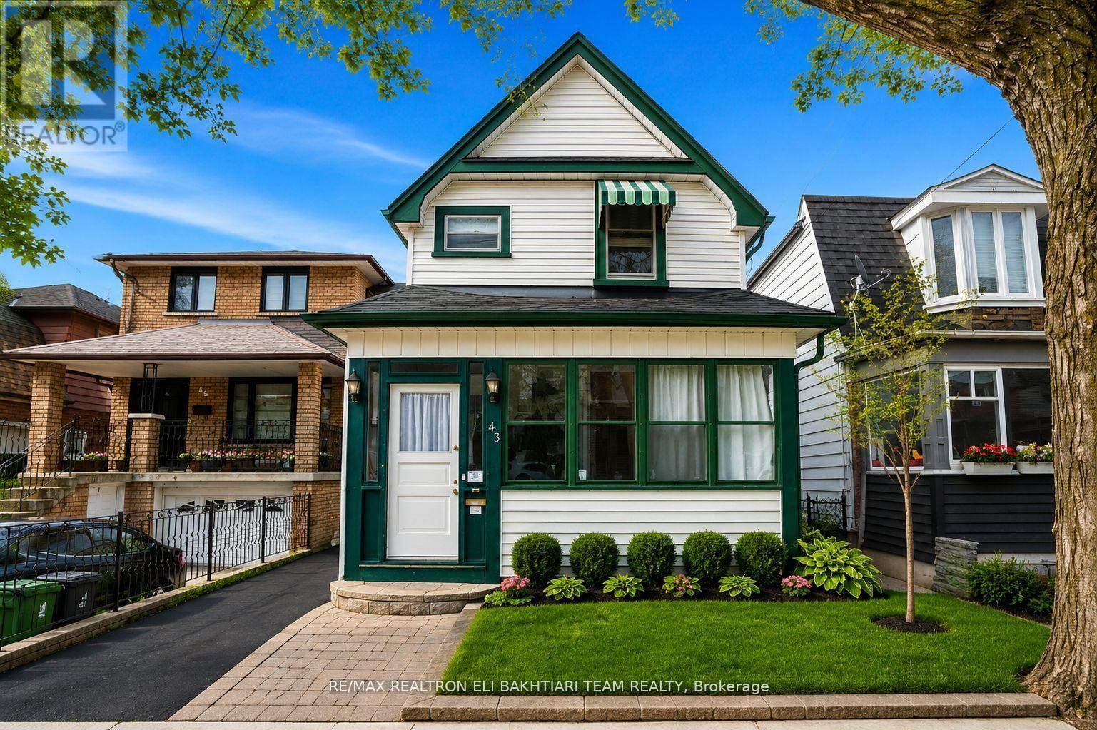 43 King Edward Avenue Property Photo 2