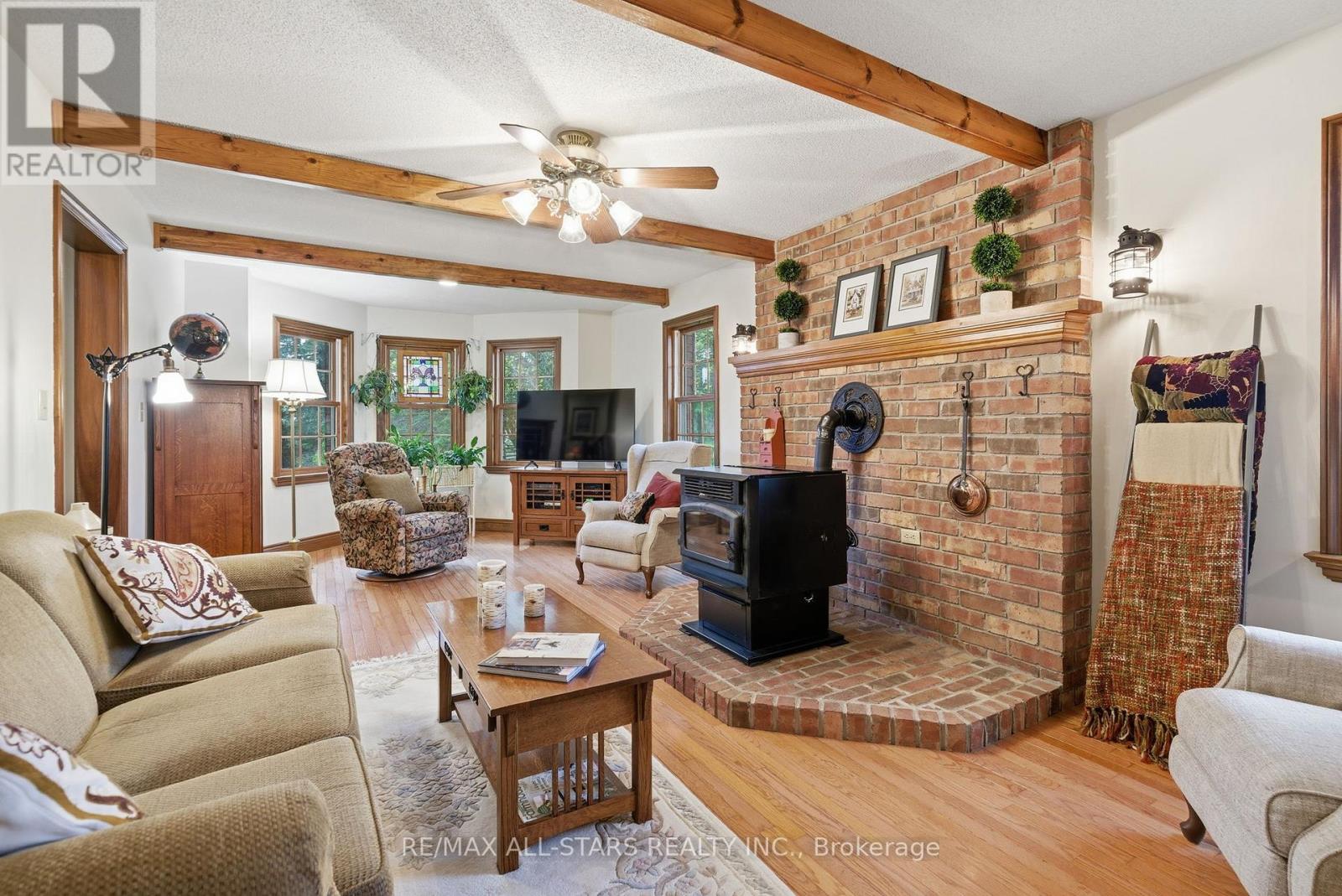 4271 Fallis Road Property Photo 11