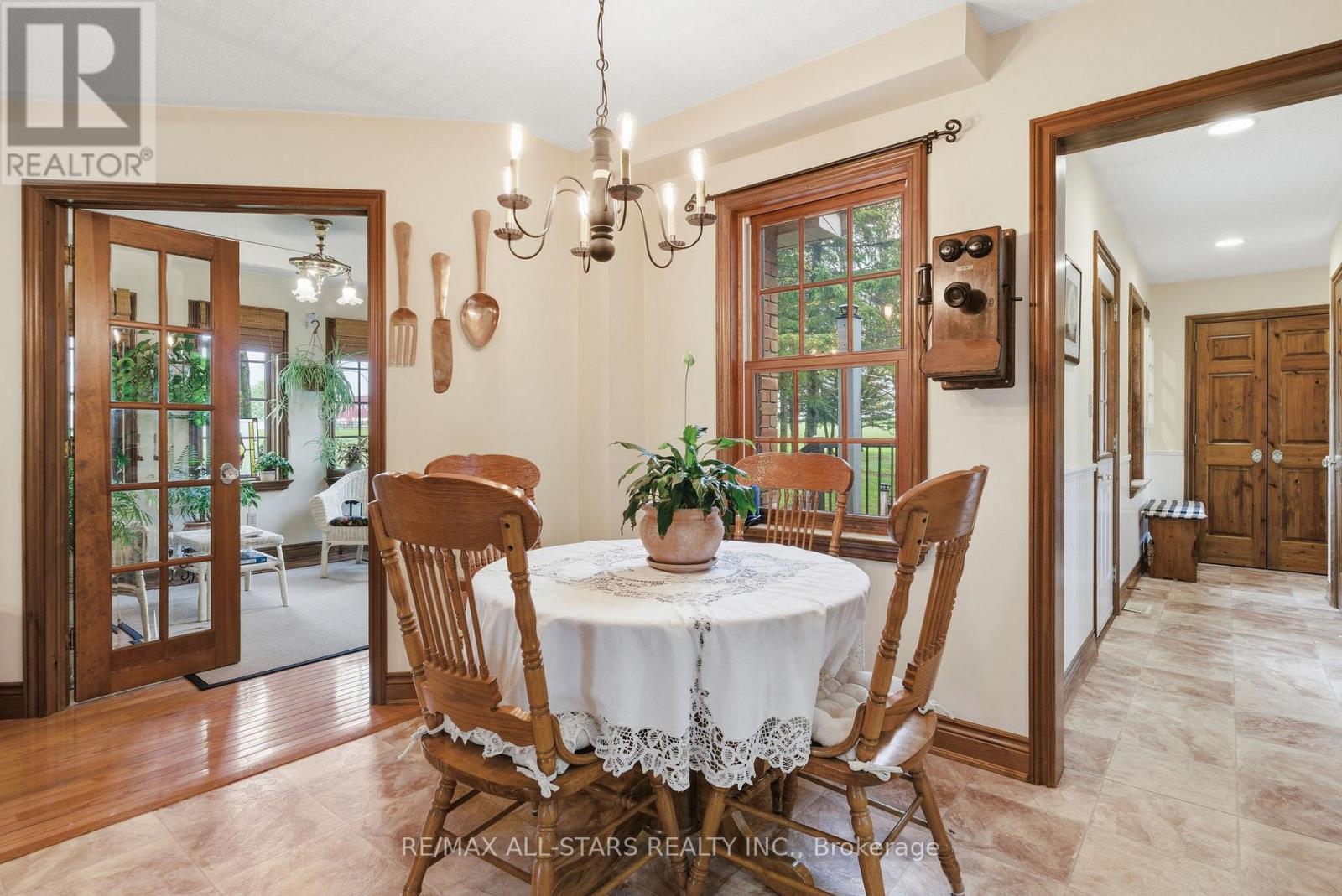 4271 Fallis Road Property Photo 18
