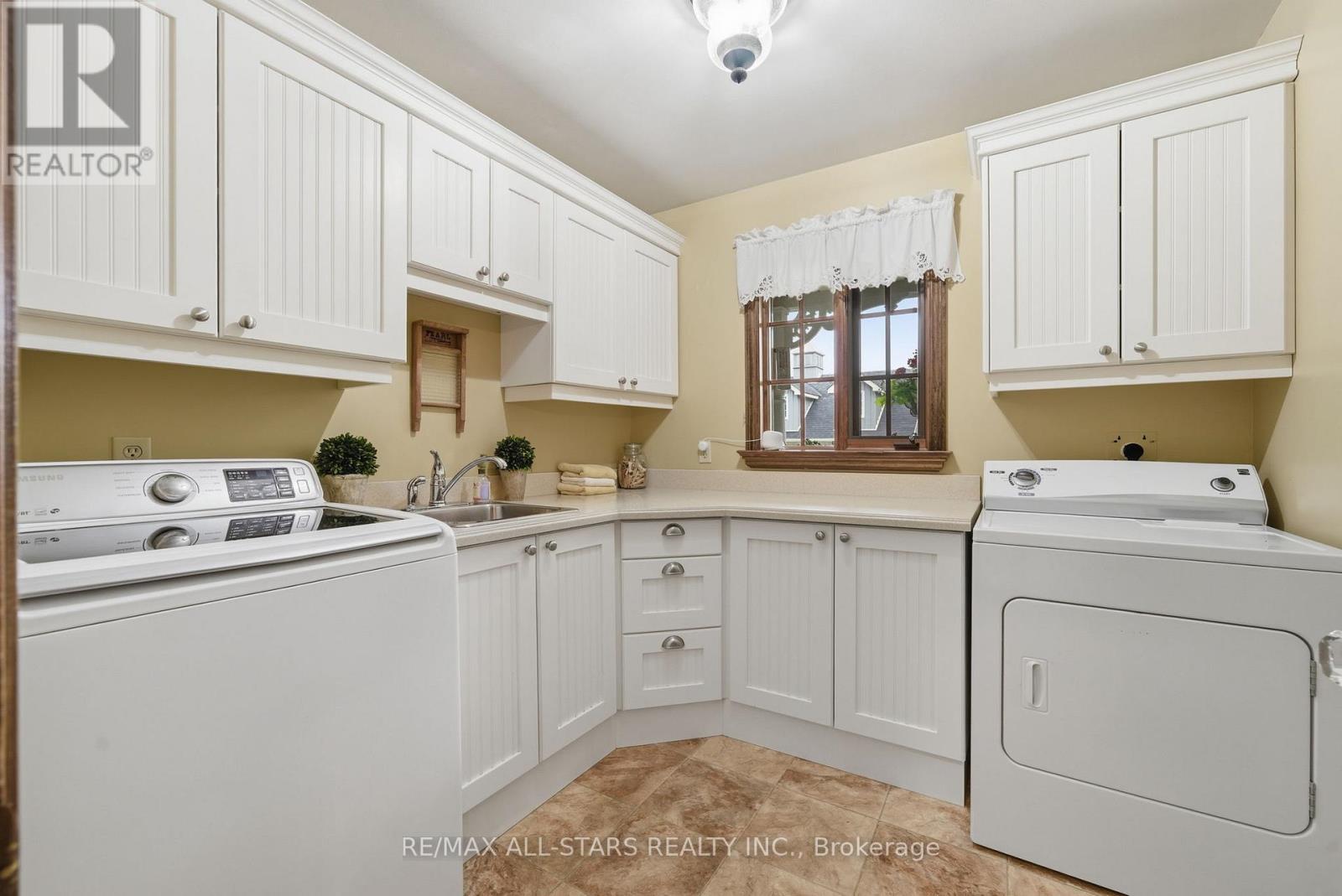 4271 Fallis Road Property Photo 26