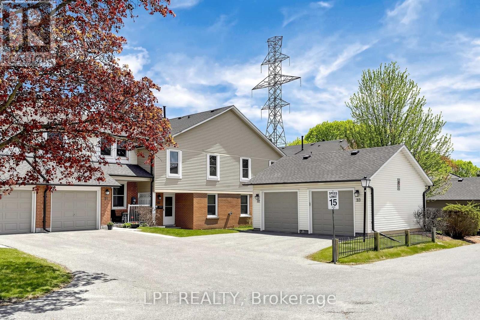 32 - 1055 CENTRAL PK BOULEVARD N Property Photo 1