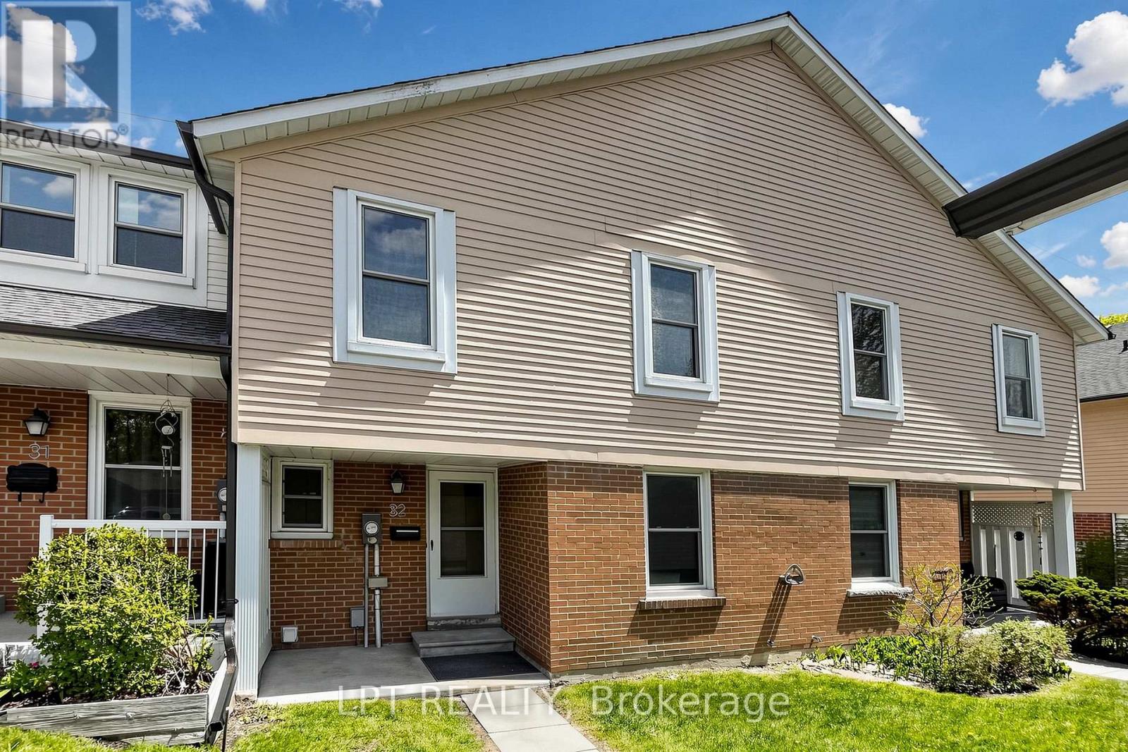 32 - 1055 Central Pk Boulevard N Property Photo 2