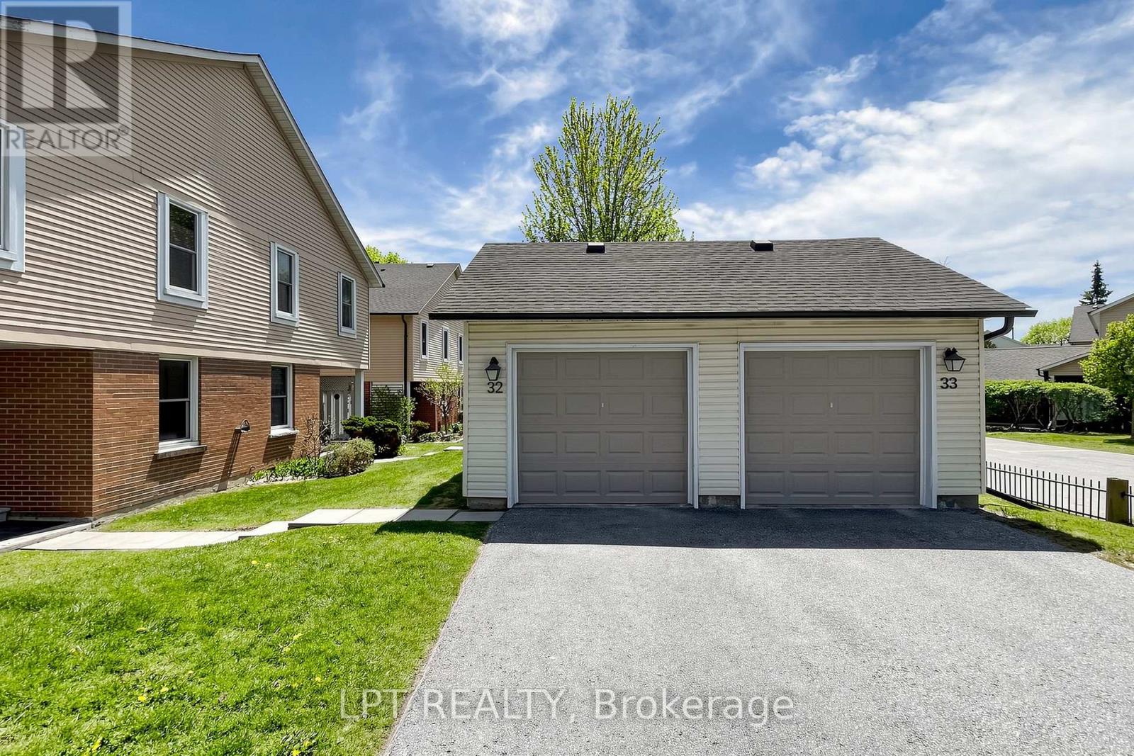 32 - 1055 Central Pk Boulevard N Property Photo 3