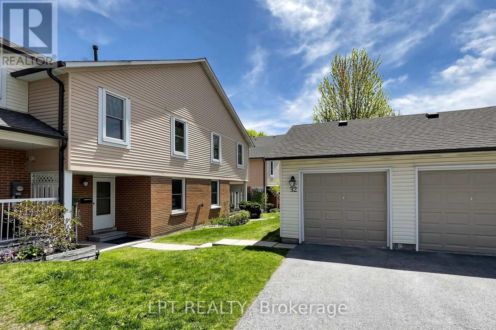 32 - 1055 Central Pk Boulevard N Property Photo 4