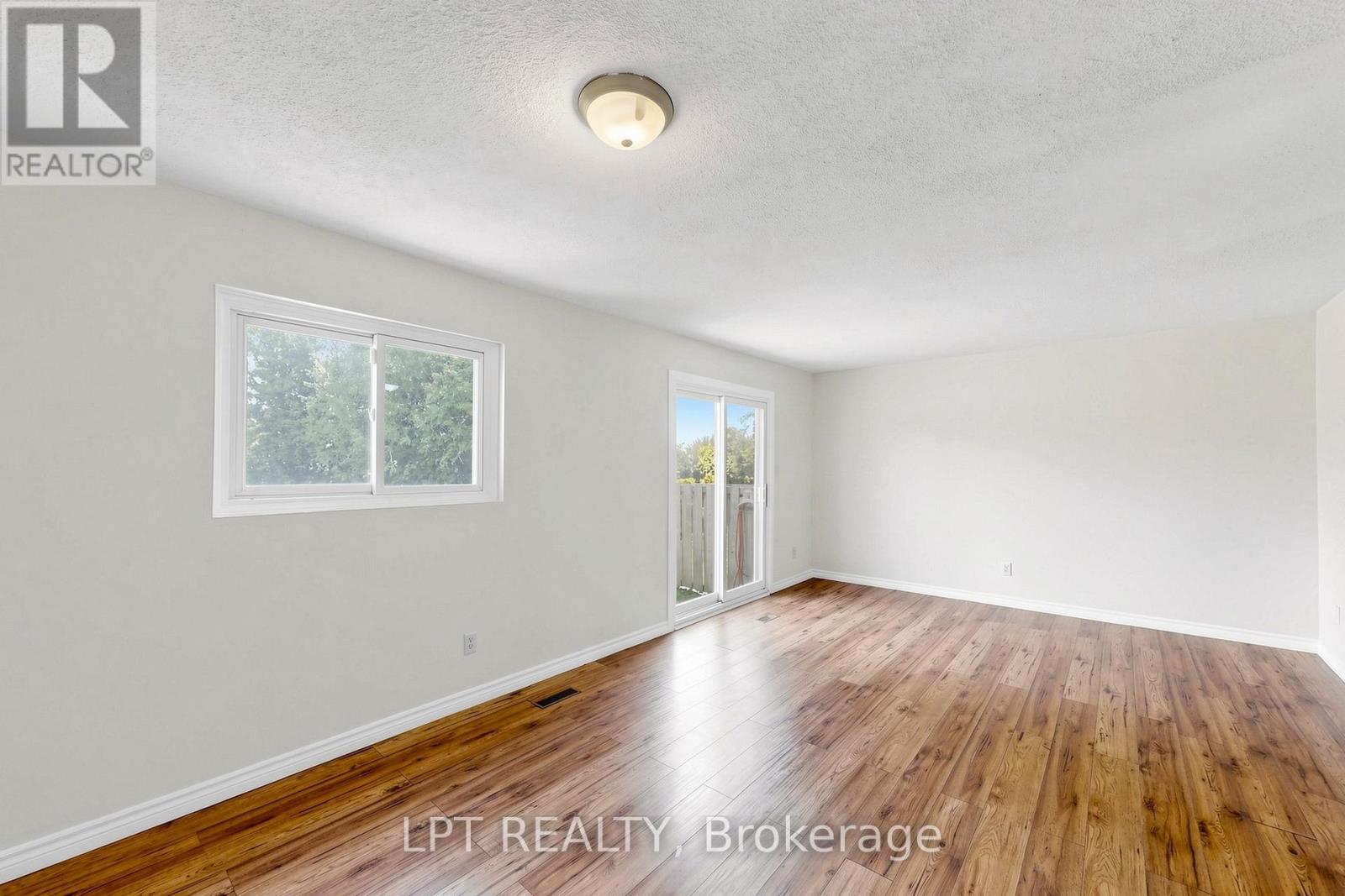 32 - 1055 Central Pk Boulevard N Property Photo 8