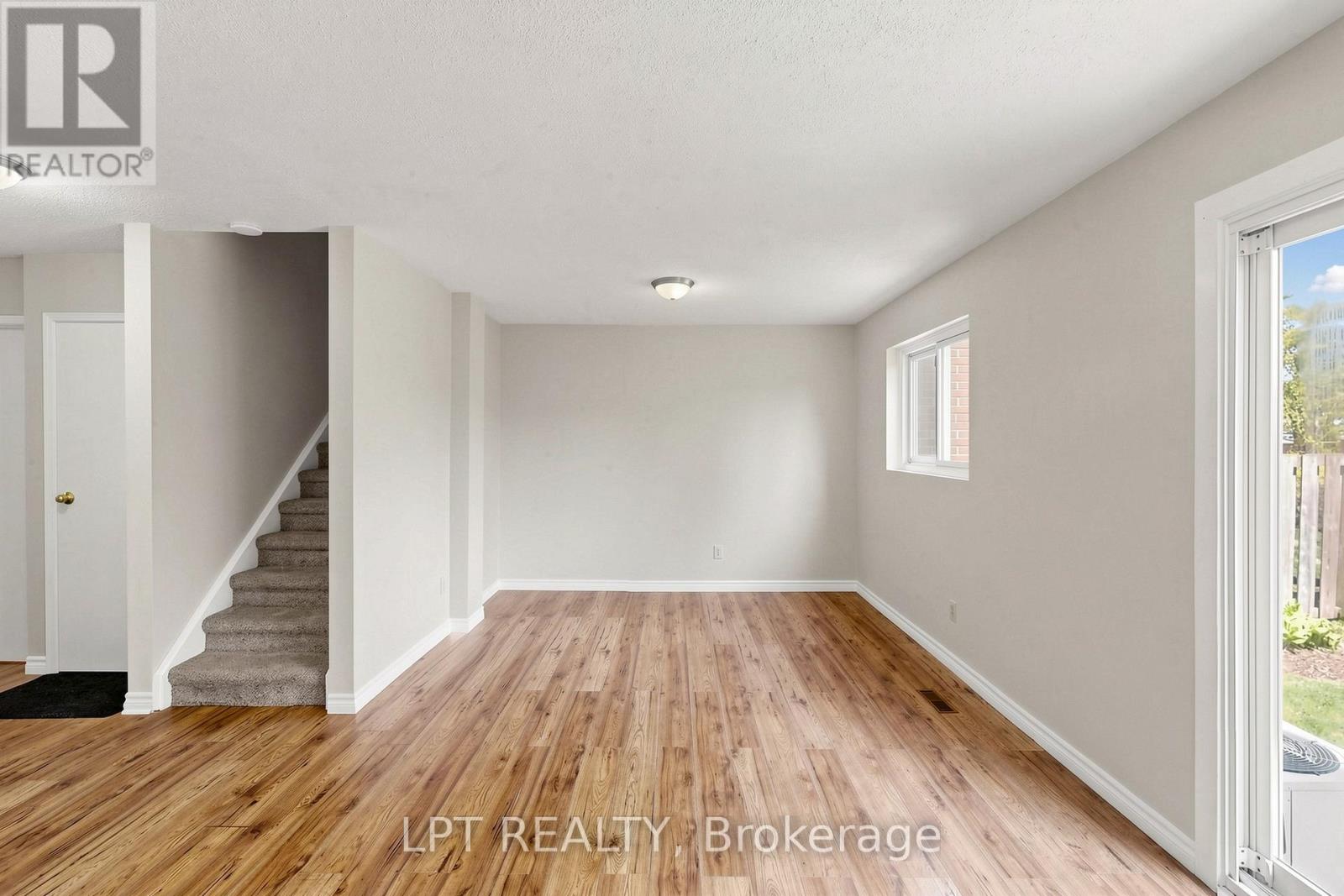 32 - 1055 Central Pk Boulevard N Property Photo 10