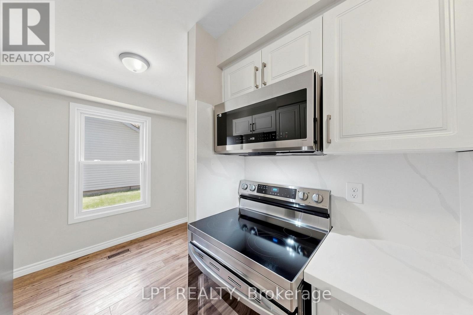32 - 1055 Central Pk Boulevard N Property Photo 16