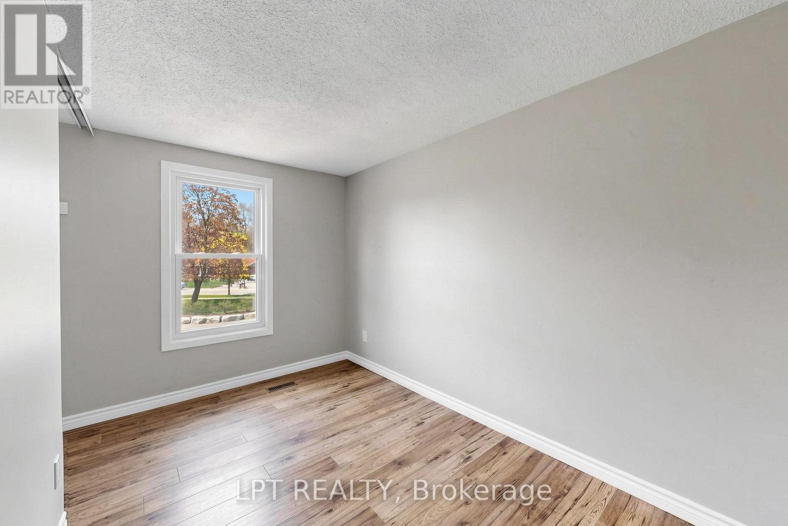 32 - 1055 Central Pk Boulevard N Property Photo 28