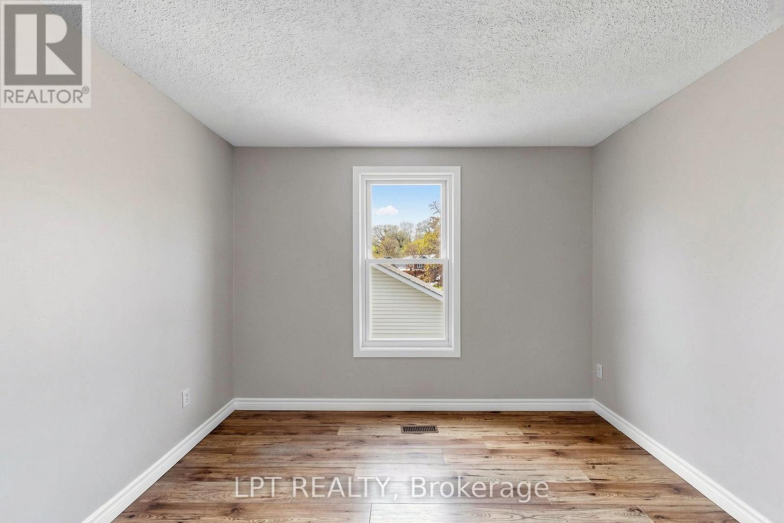 32 - 1055 Central Pk Boulevard N Property Photo 33