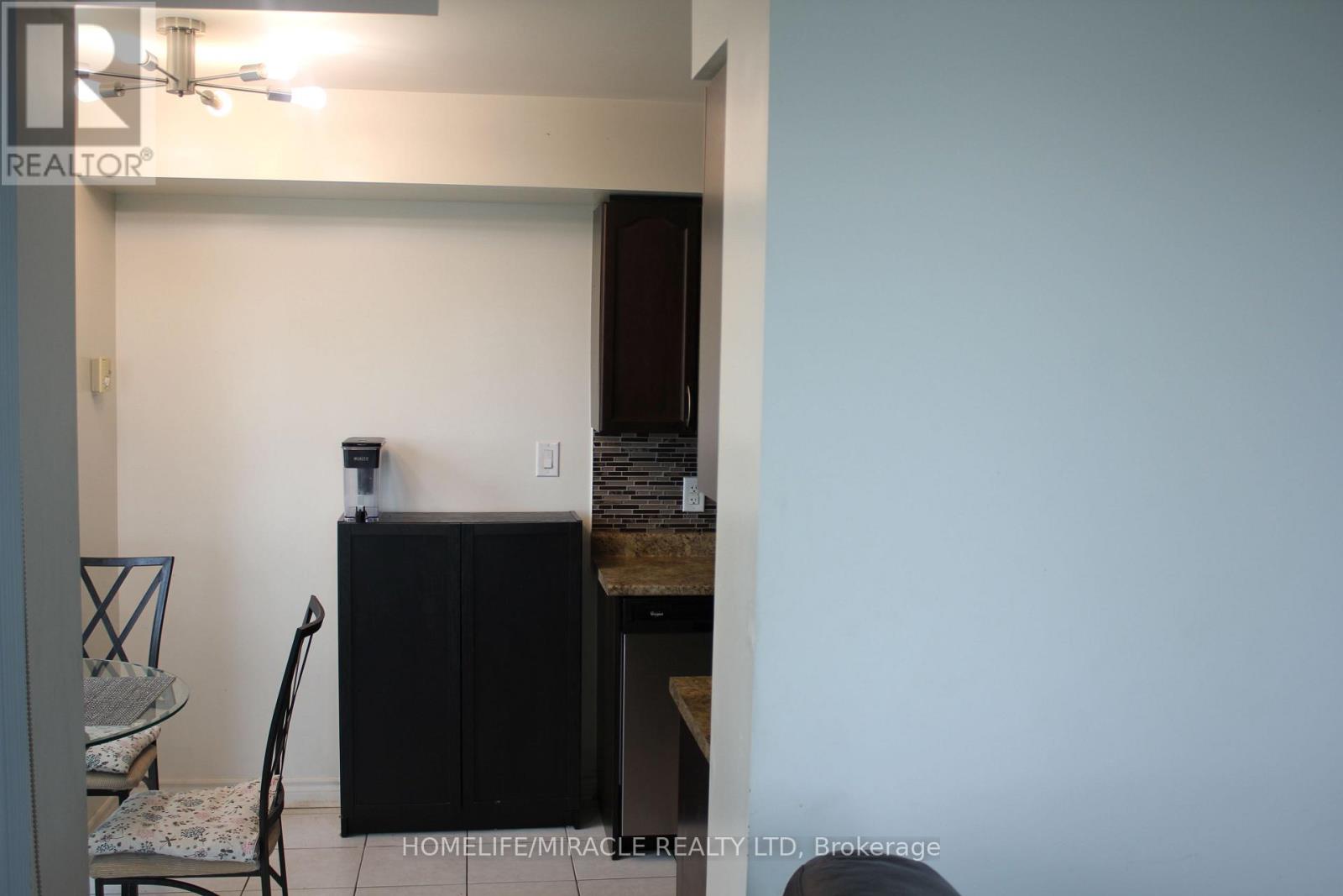 1608 - 88 Grangeway Avenue Property Photo 4