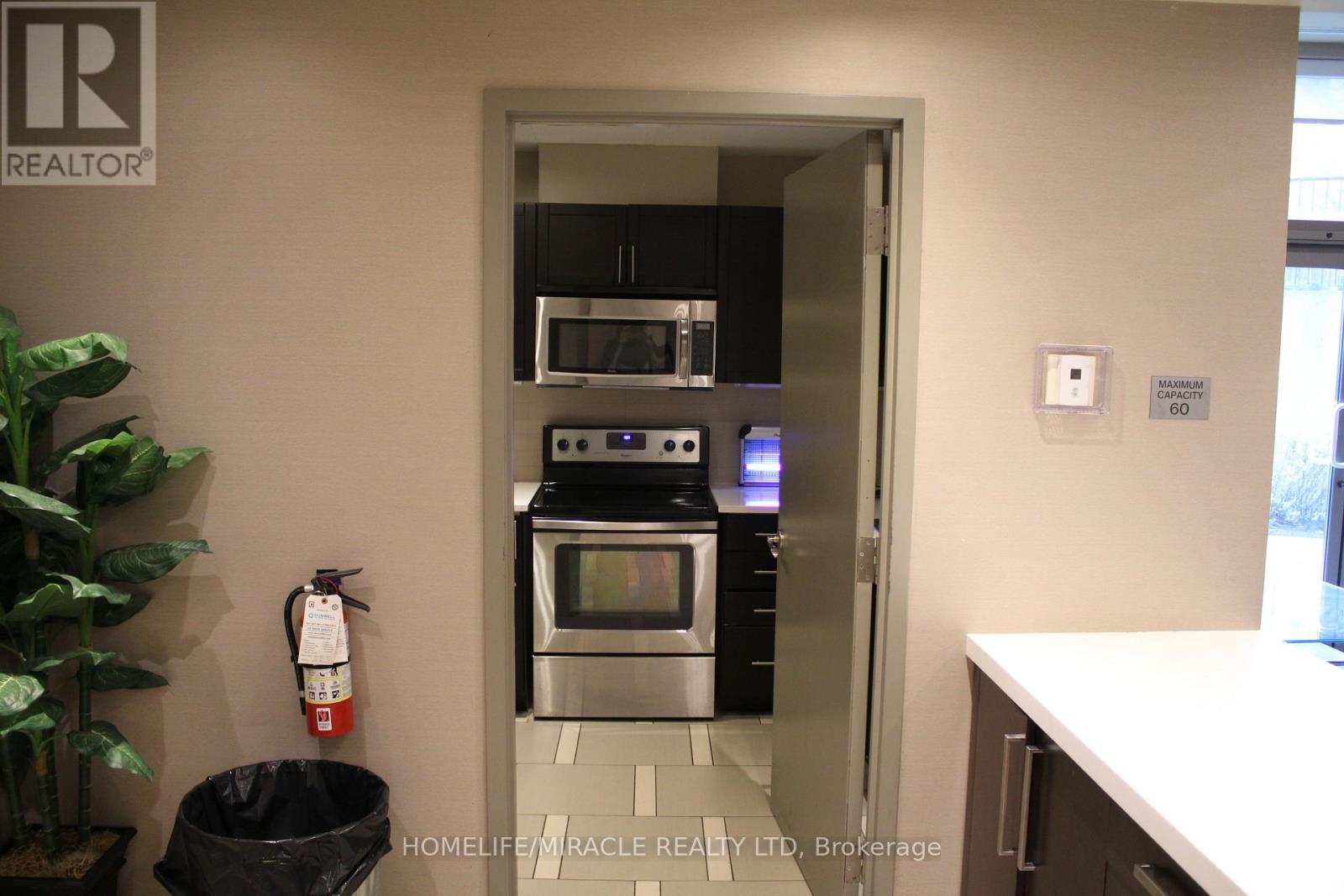 1608 - 88 Grangeway Avenue Property Photo 44