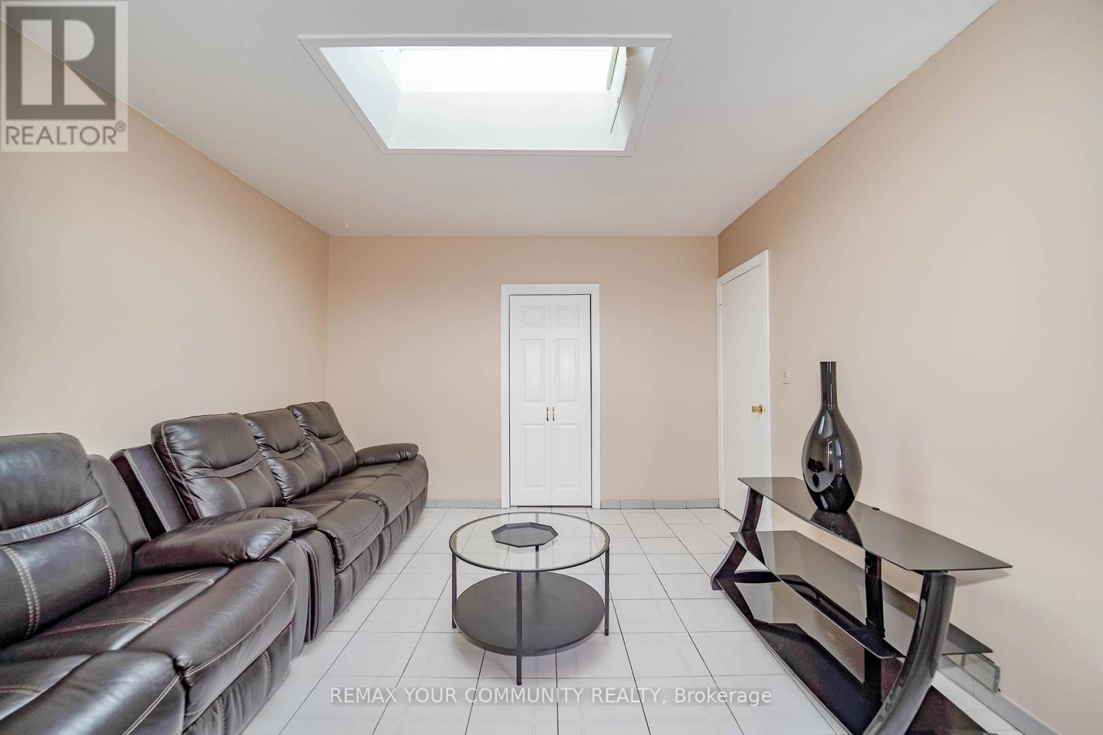 1 - 1378 Danforth Avenue S Property Photo 23