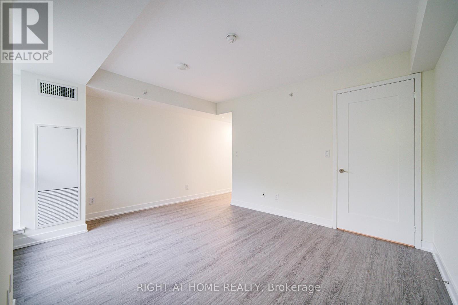 Th03 - 1350 Kingston Road Property Photo 26