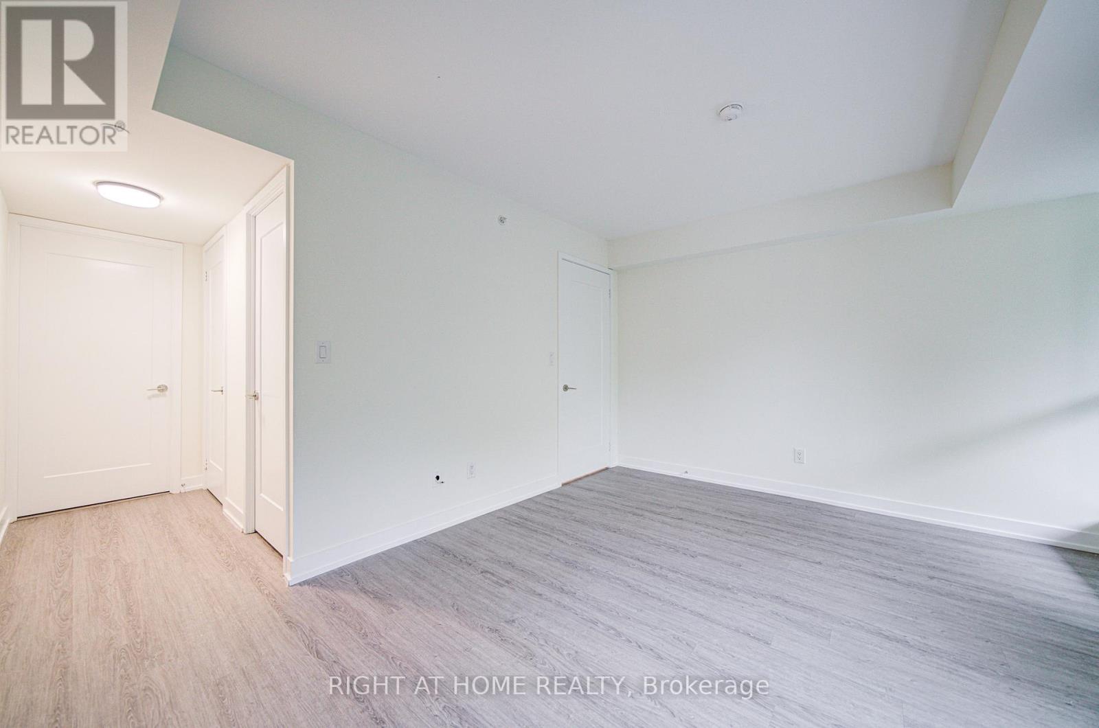 Th03 - 1350 Kingston Road Property Photo 28
