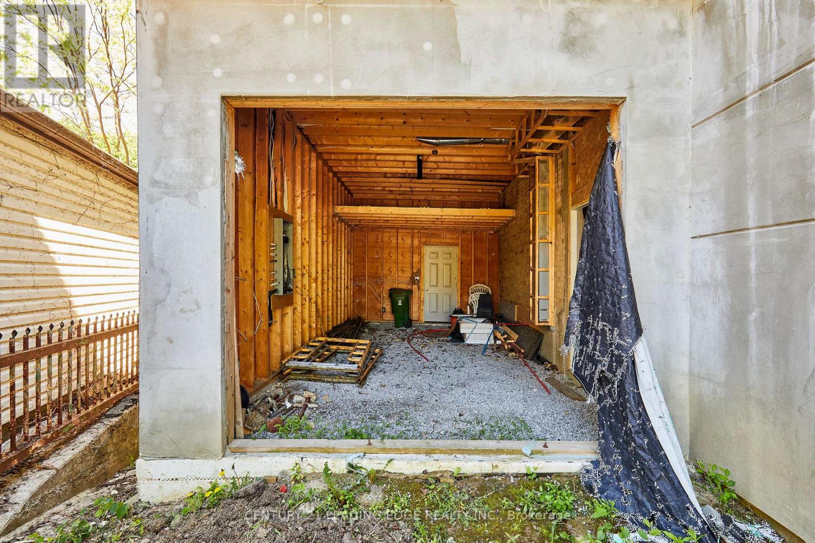 213 Phyllis Avenue Property Photo 8