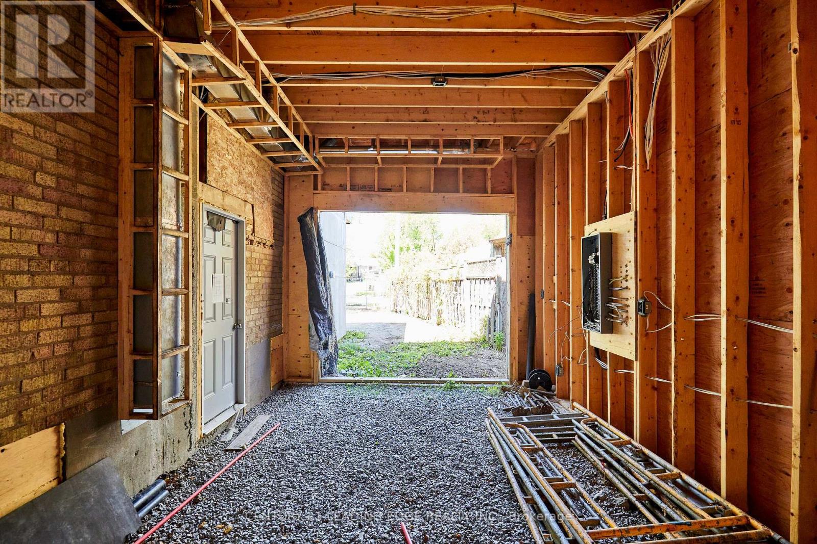 213 Phyllis Avenue Property Photo 15
