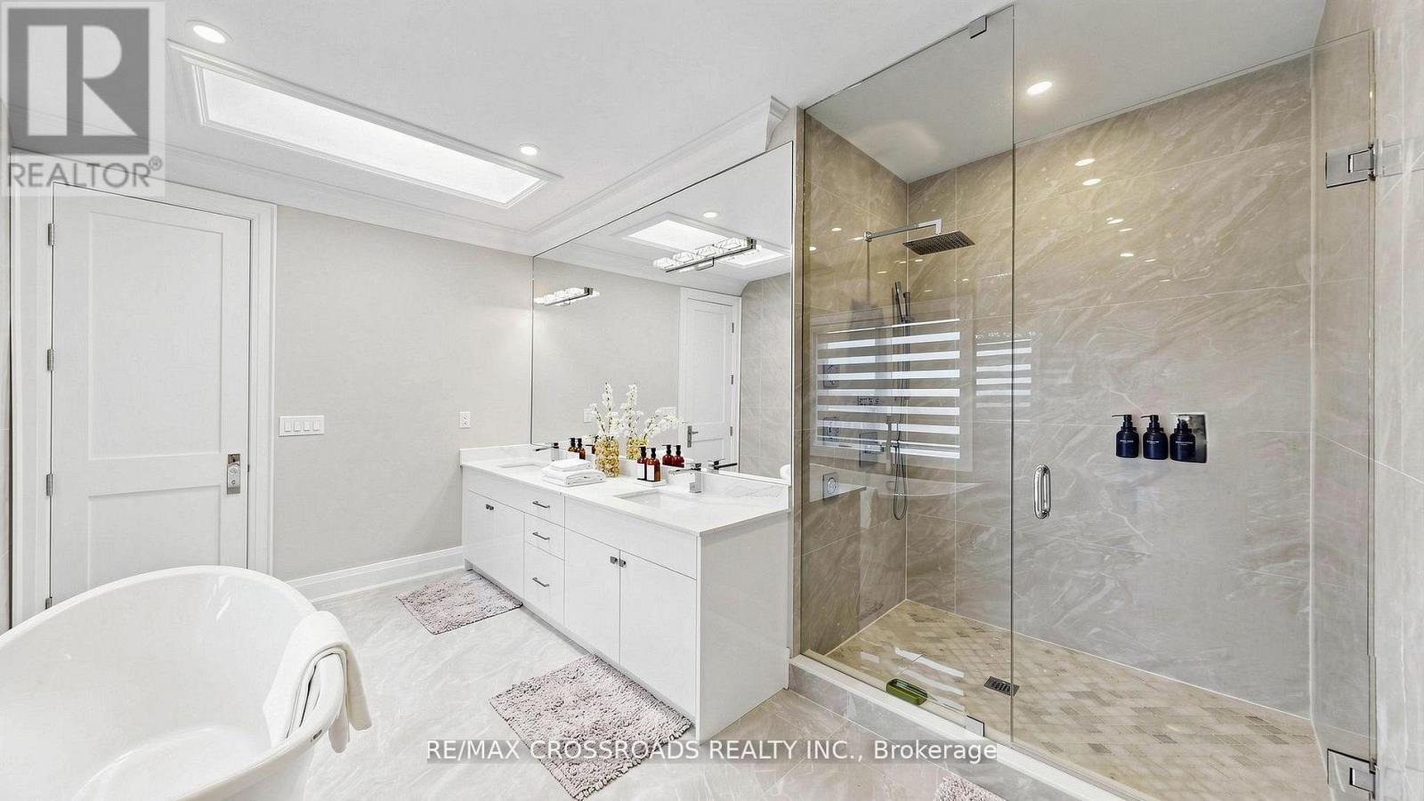 1427 Rosebank Road Property Photo 24