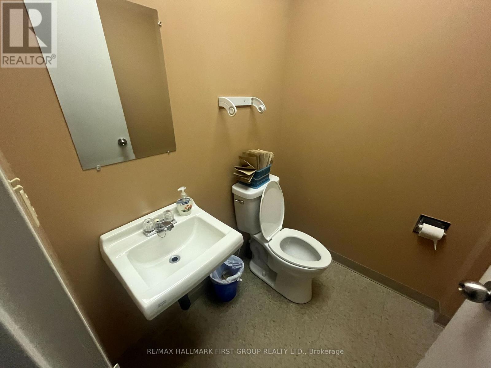 12 - 1815 Ironstone Manor Property Photo 6