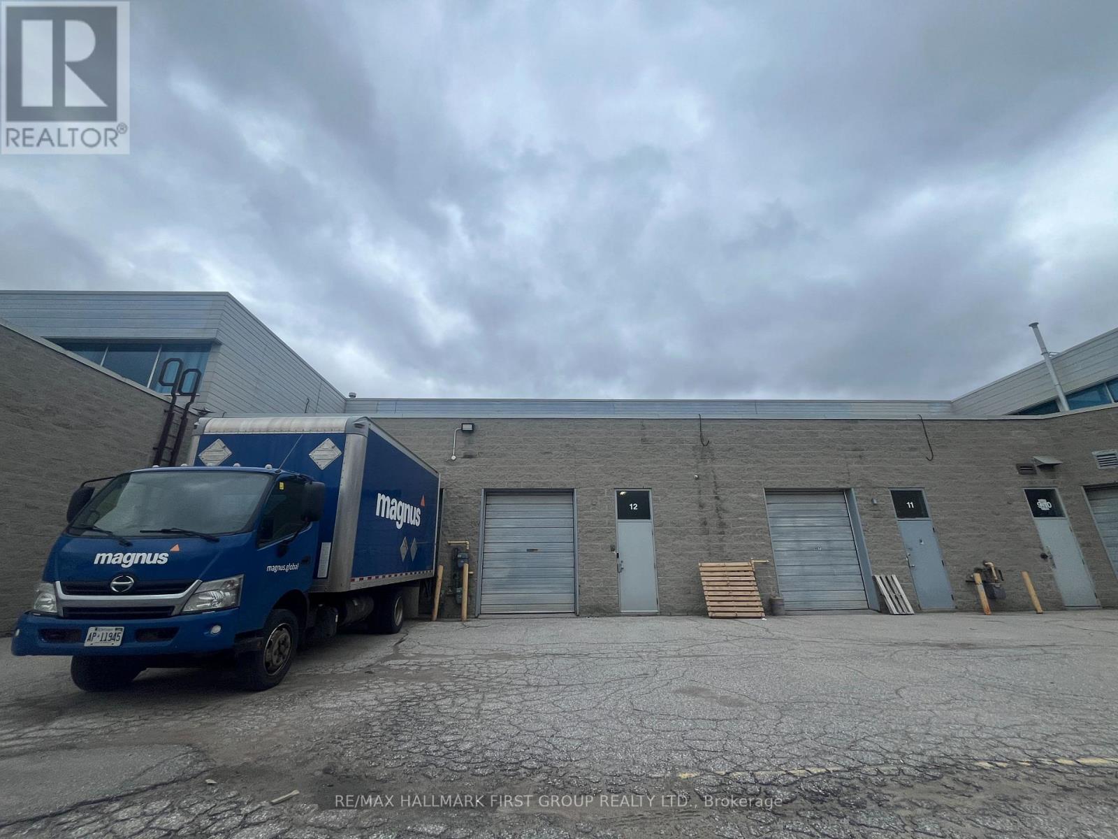 12 - 1815 Ironstone Manor Property Photo 17