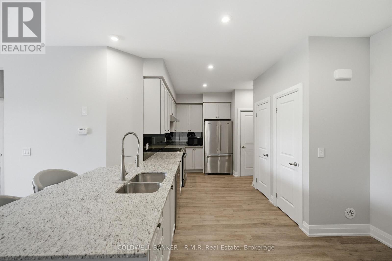 25 - 1430 Gord Vinson Avenue Property Photo 7