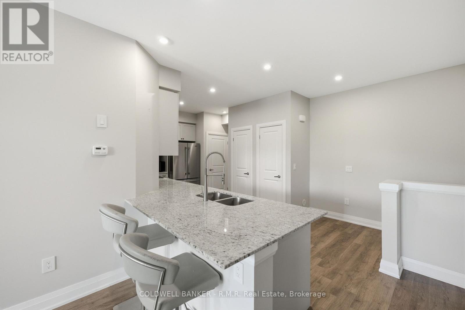 25 - 1430 Gord Vinson Avenue Property Photo 8