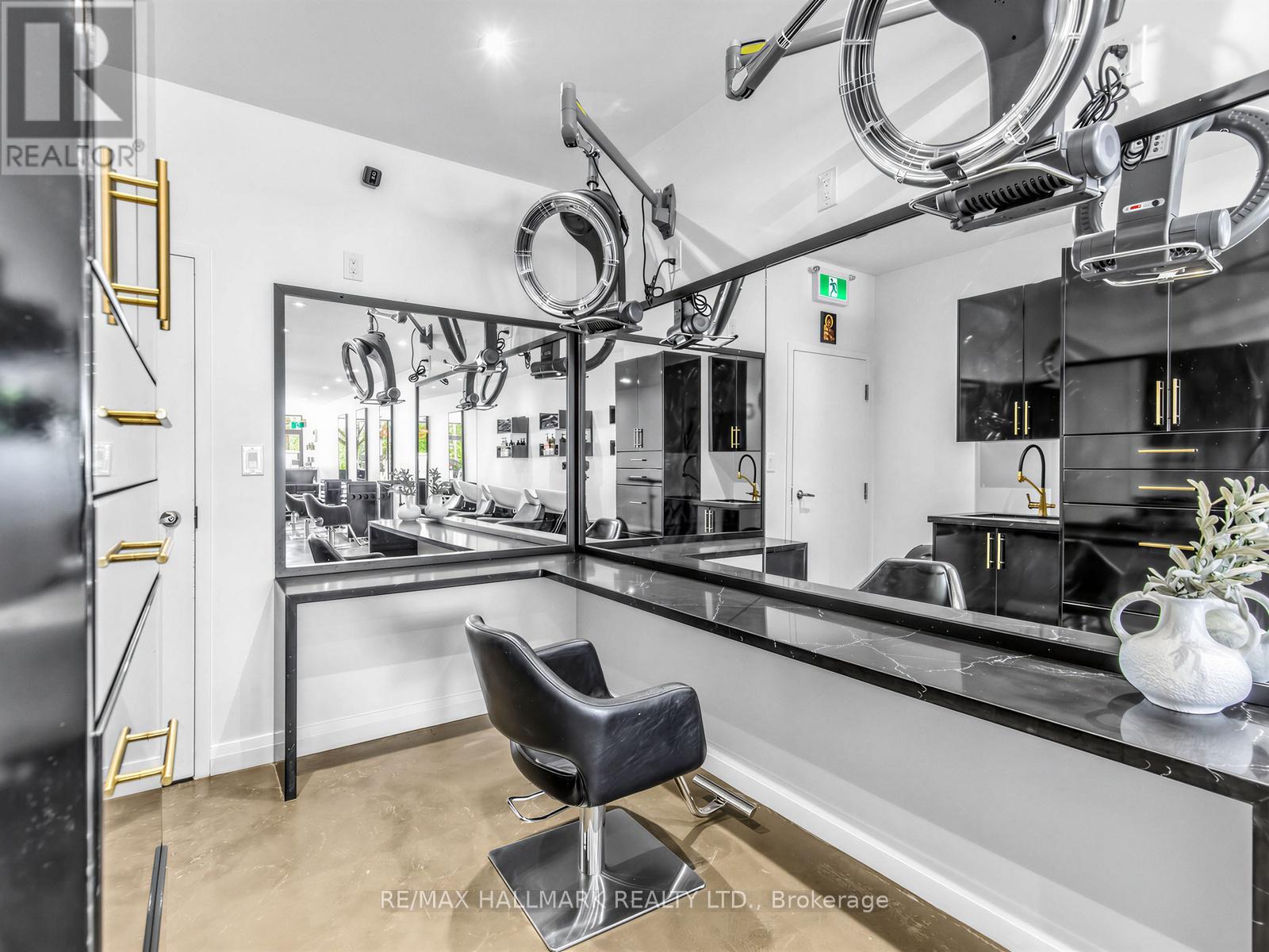 1924 Danforth Avenue Property Photo 18
