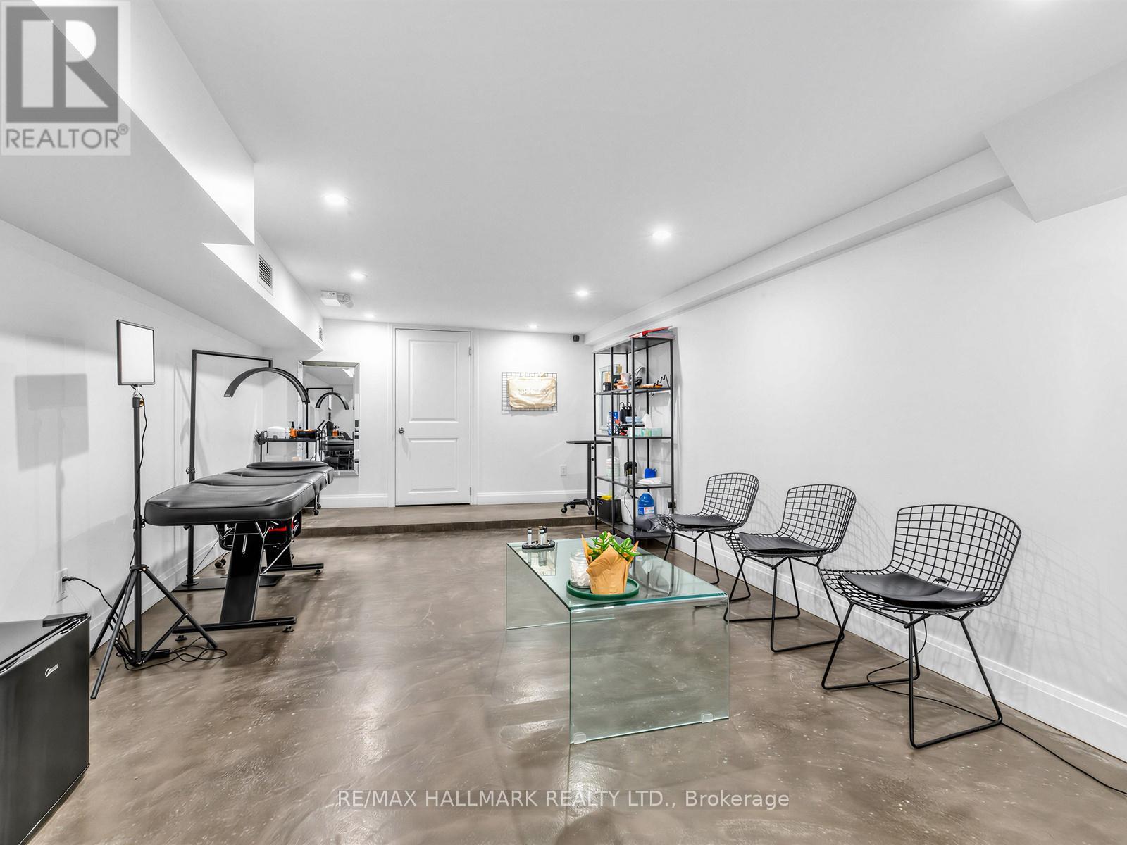 1924 Danforth Avenue Property Photo 28