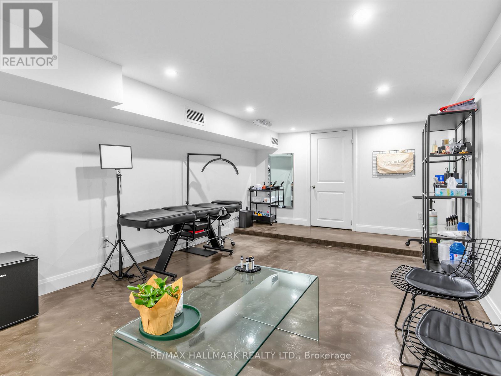 1924 Danforth Avenue Property Photo 29