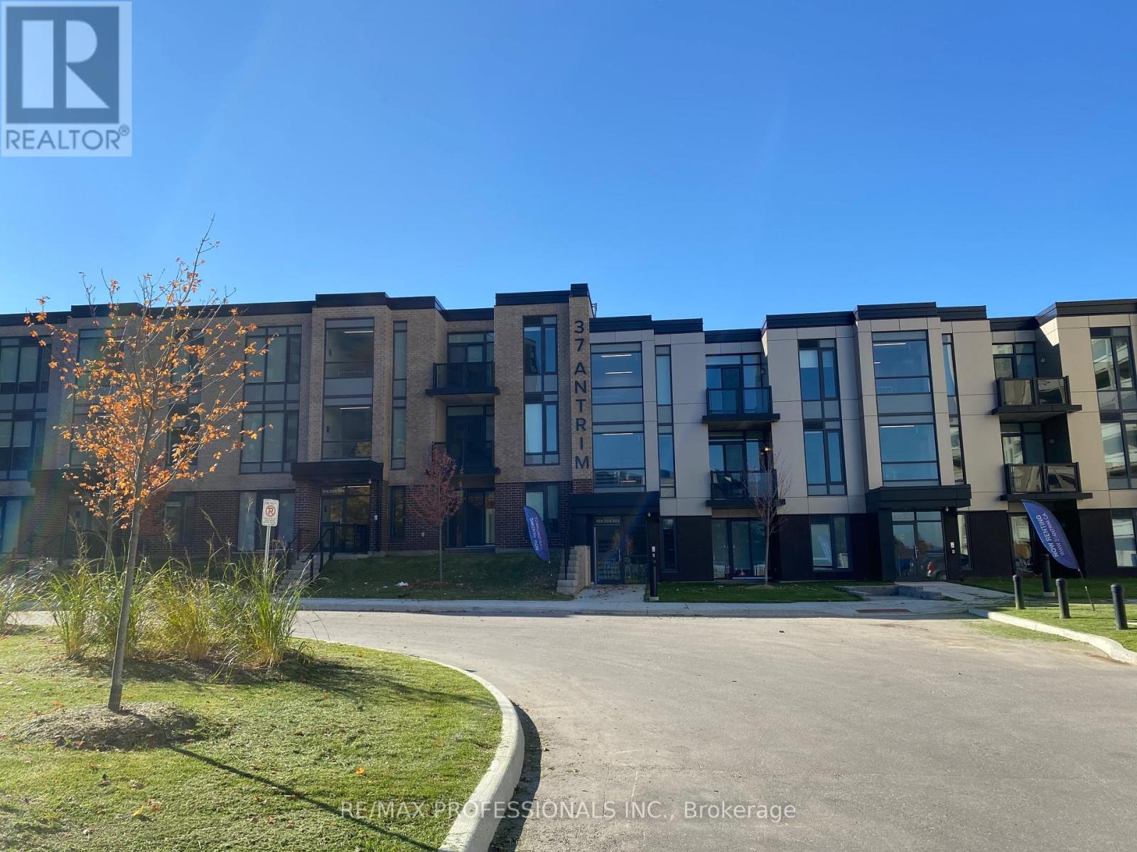 207 - 37 ANTRIM CRESCENT