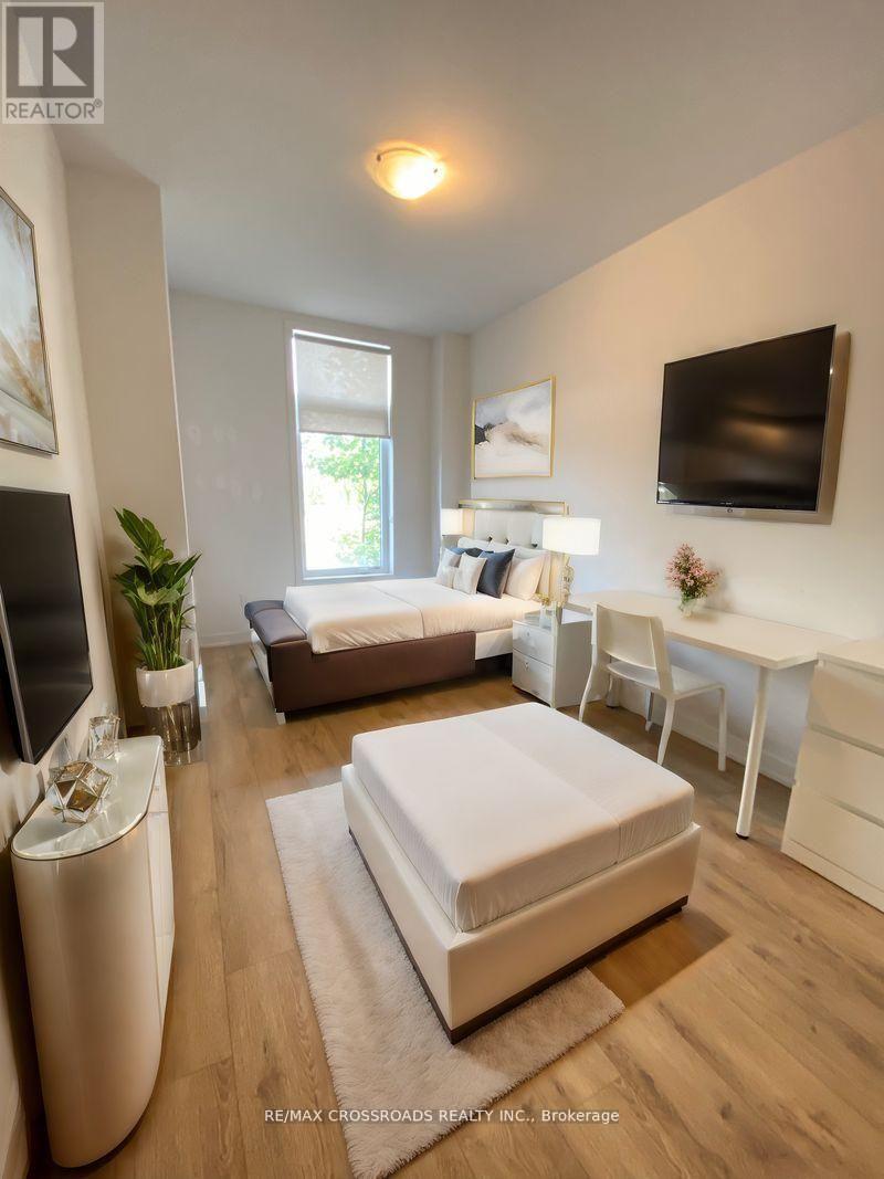 5 - 1720 Simcoe Street N Property Photo 4
