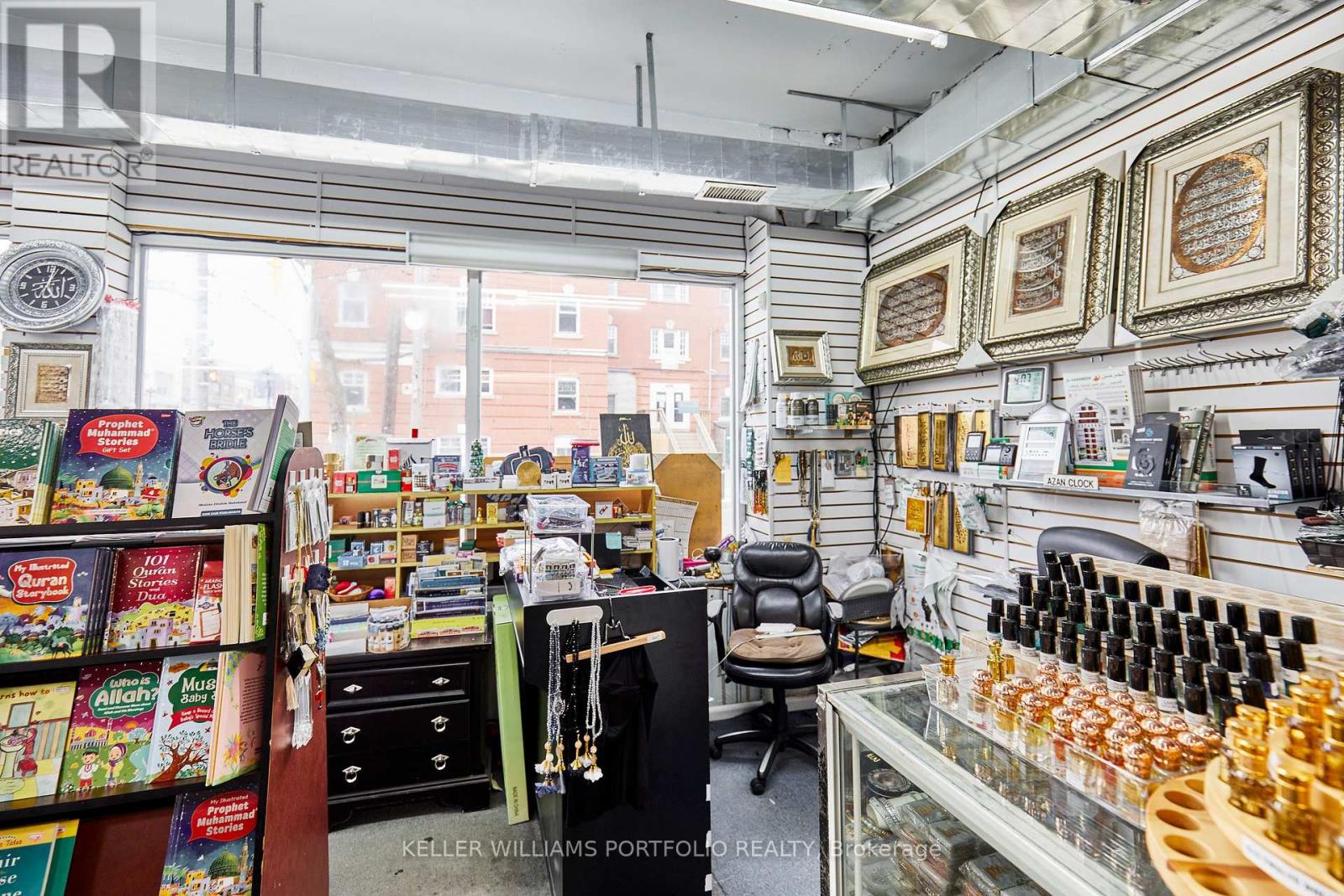 1395 Gerrard Street E Property Photo 18