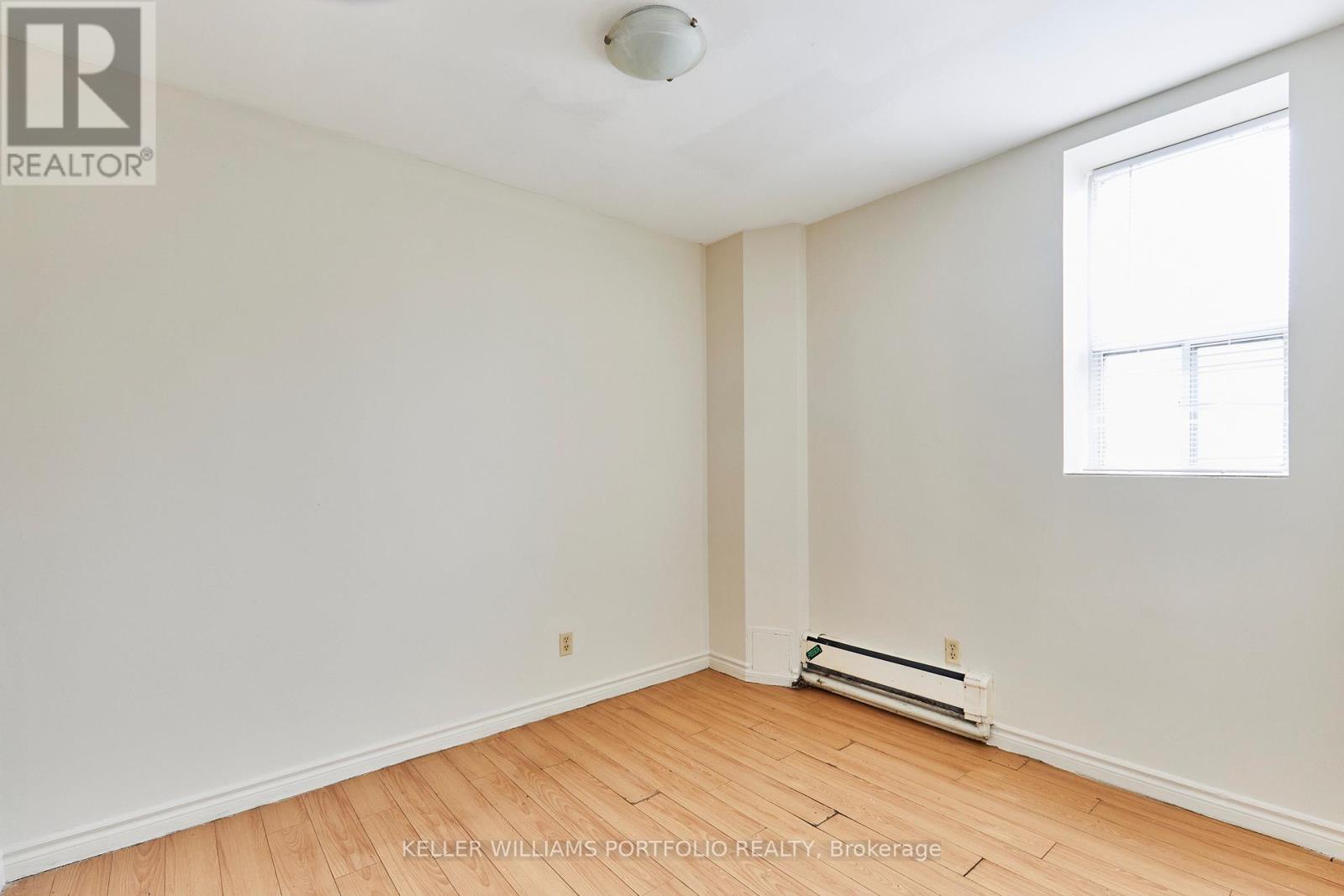 1395 Gerrard Street E Property Photo 23