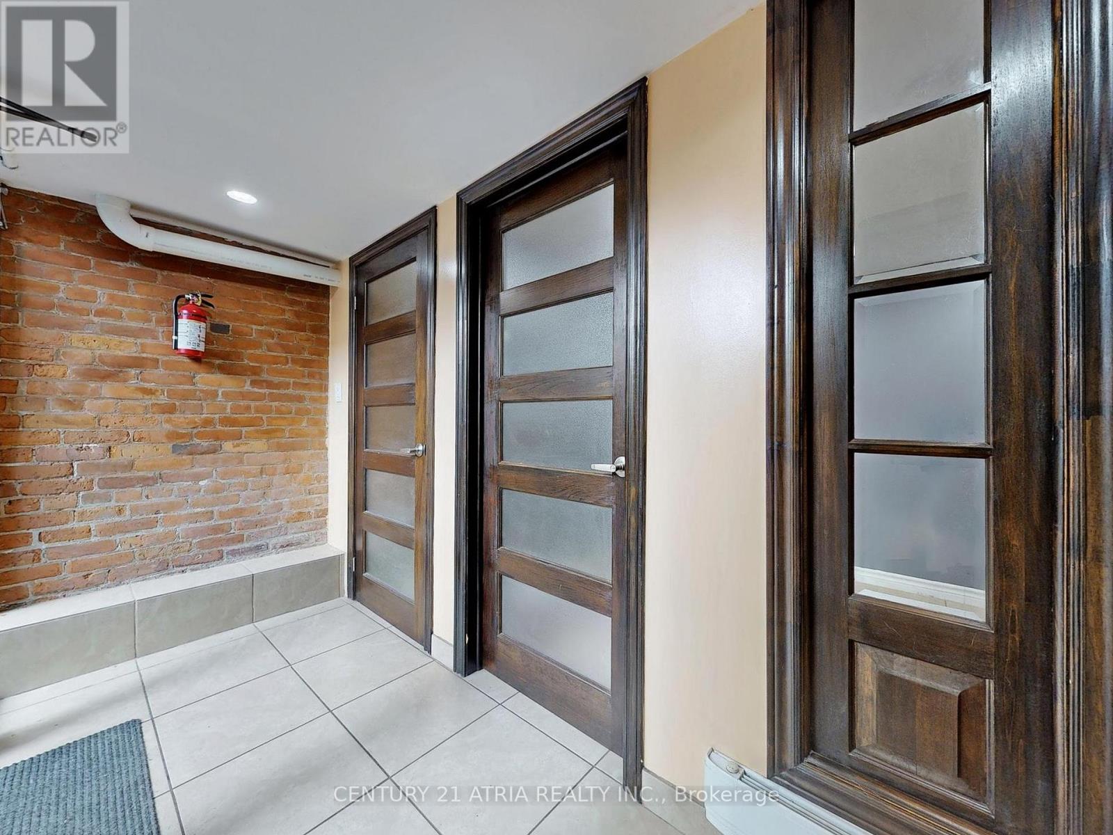 Lower - 2828 Danforth Avenue Property Photo 7