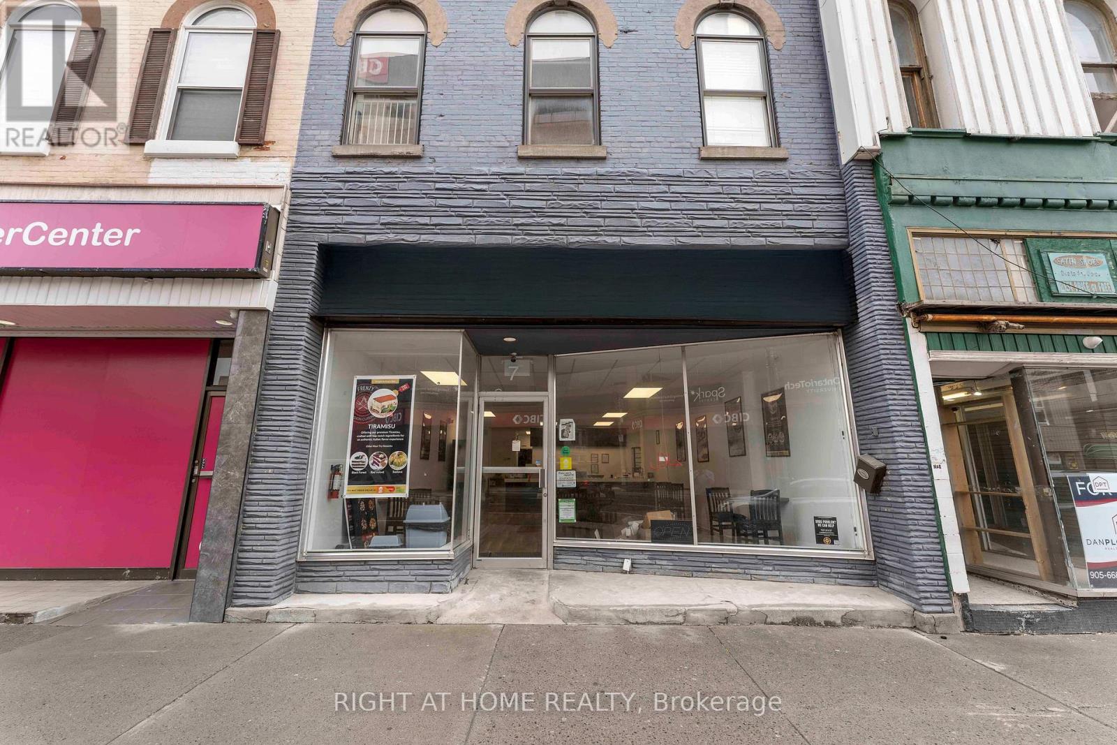 7 SIMCOE STREET S Property Photo 1