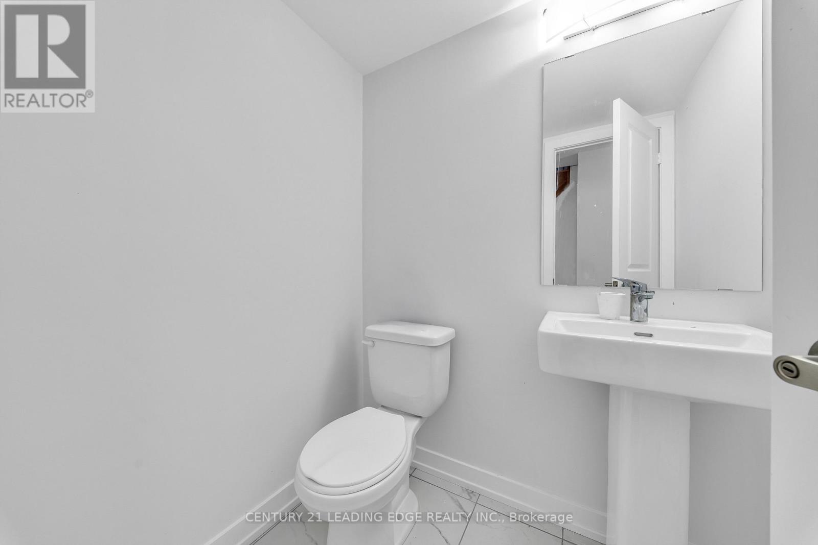 25 Pluto Way Property Photo 6