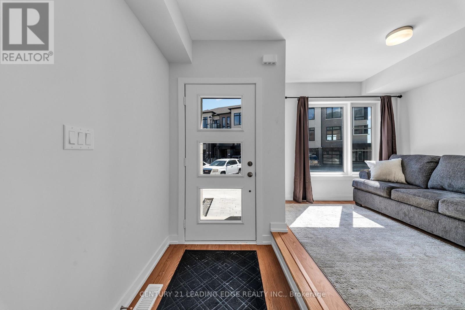 25 Pluto Way Property Photo 12