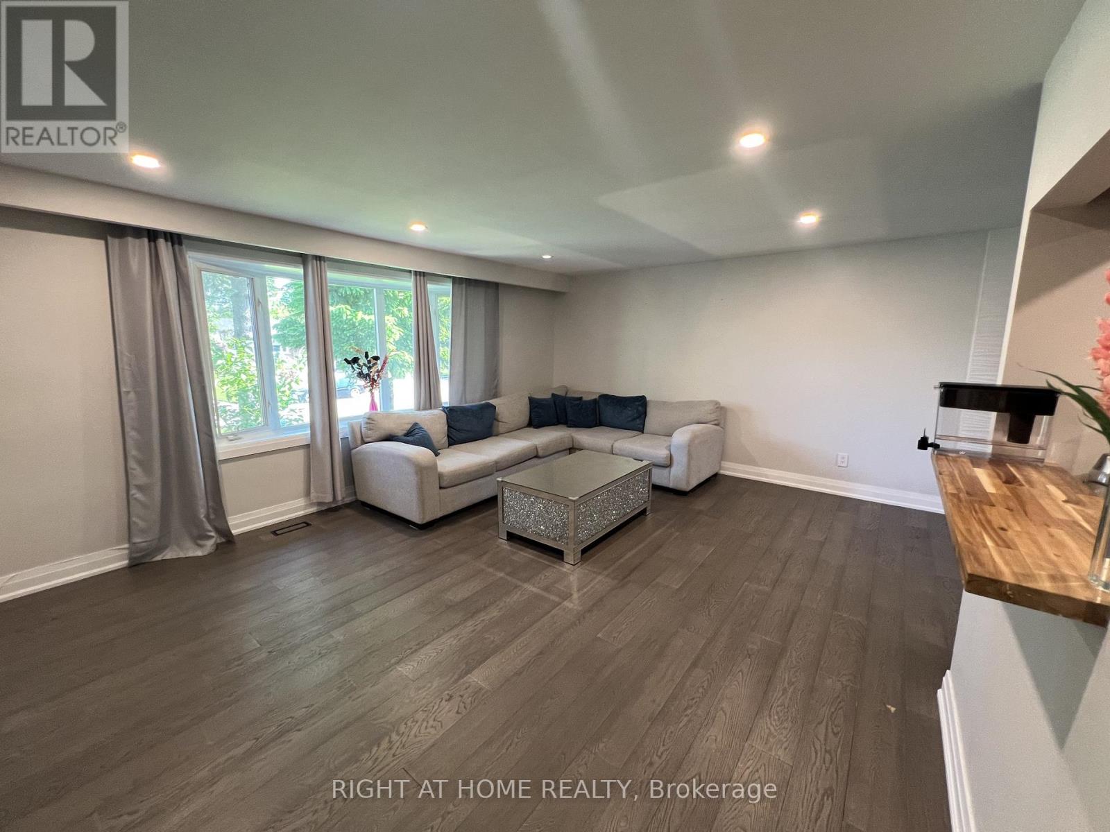 310 Admiral Road Property Photo 11
