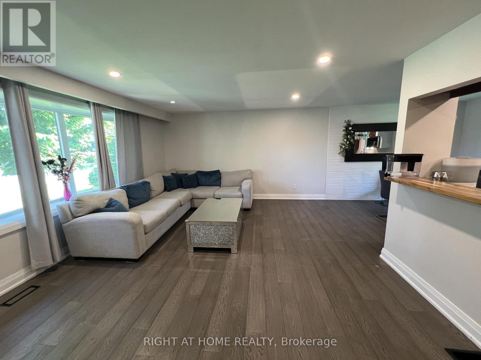 310 Admiral Road Property Photo 12