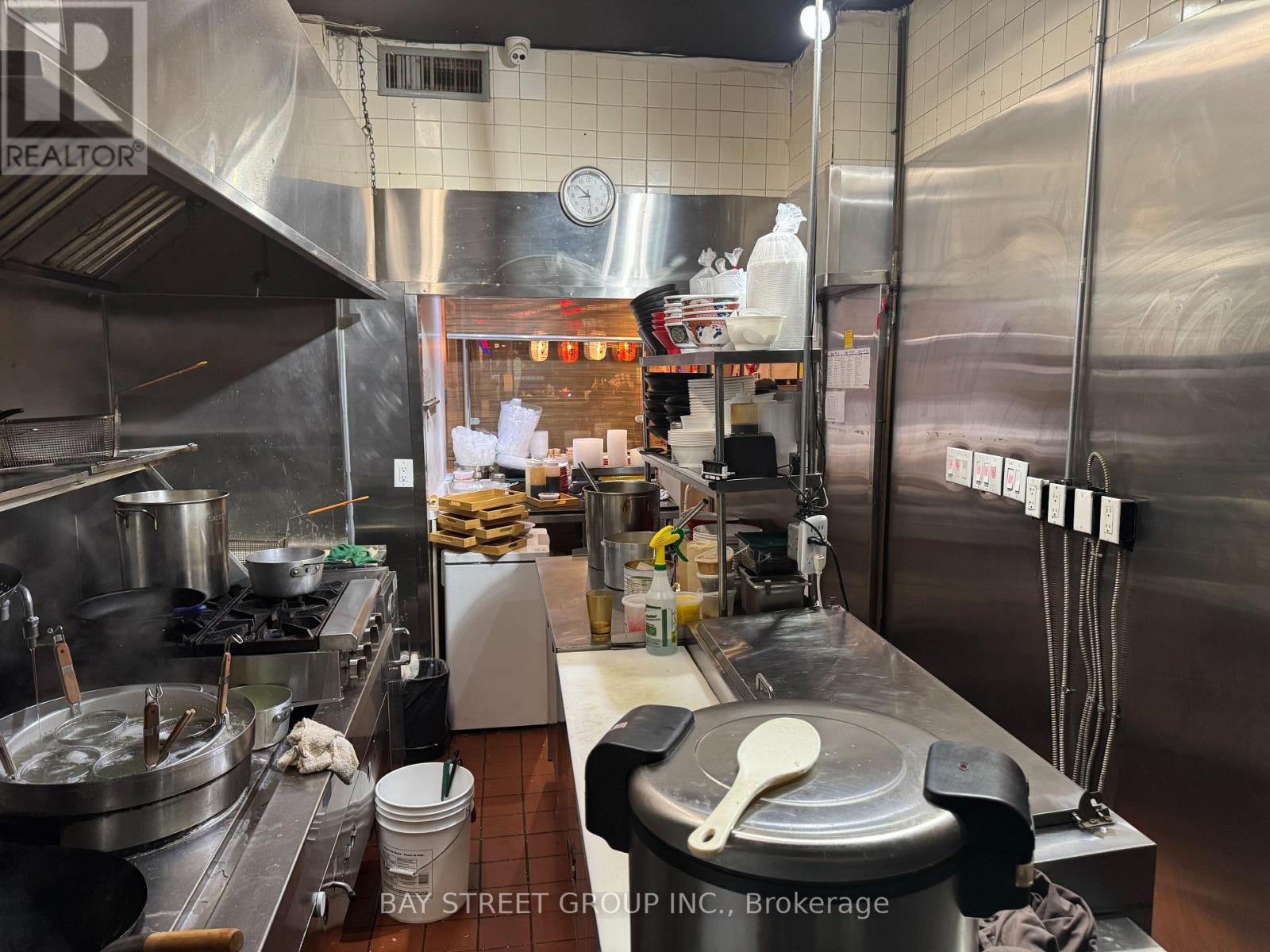 1024 Gerrard Street E Property Photo 7