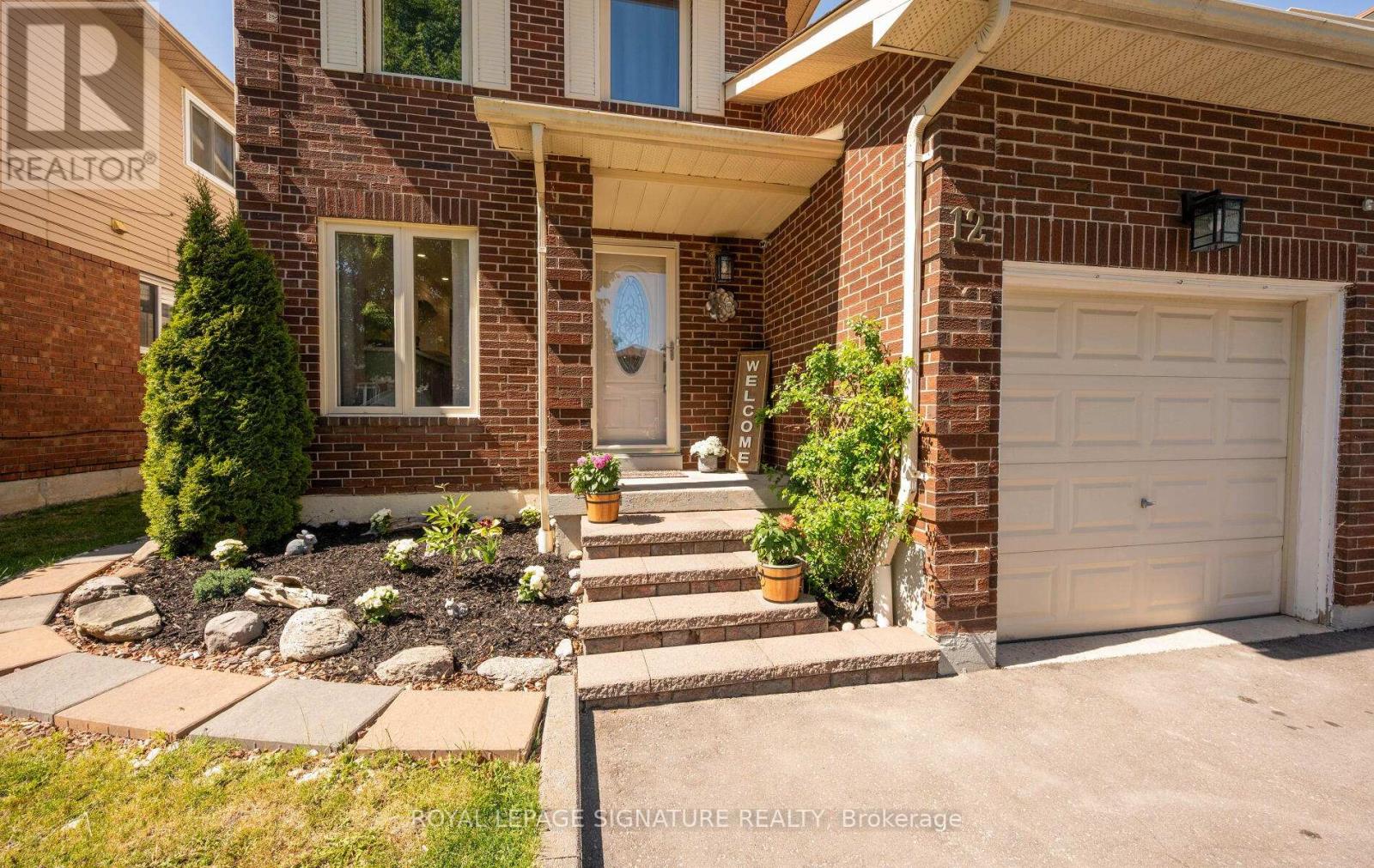 12 HEWITT CRESCENT