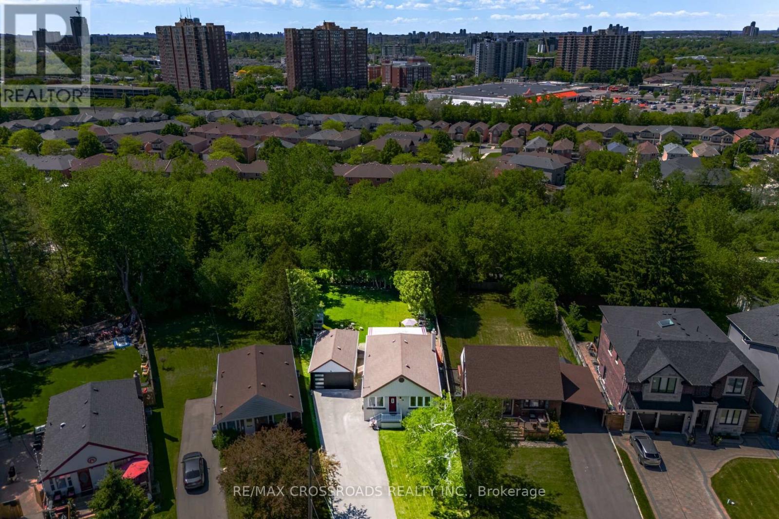 18 Adanac Drive Property Photo 6