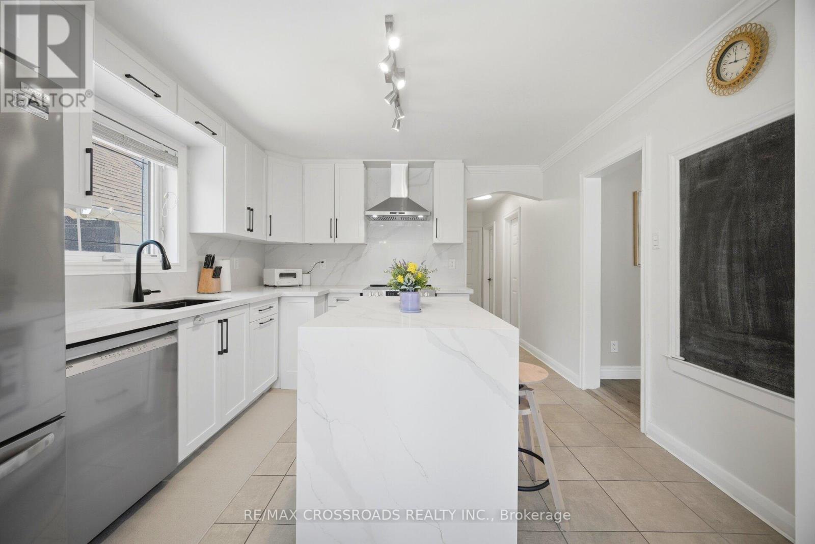 18 Adanac Drive Property Photo 19