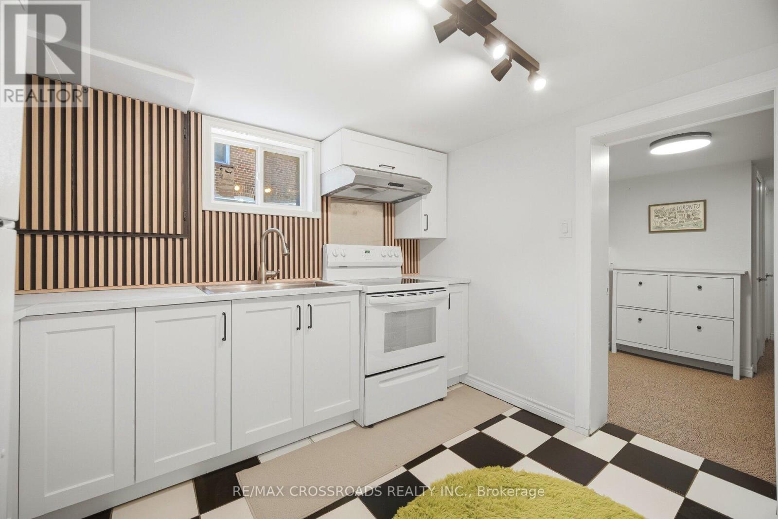 18 Adanac Drive Property Photo 38