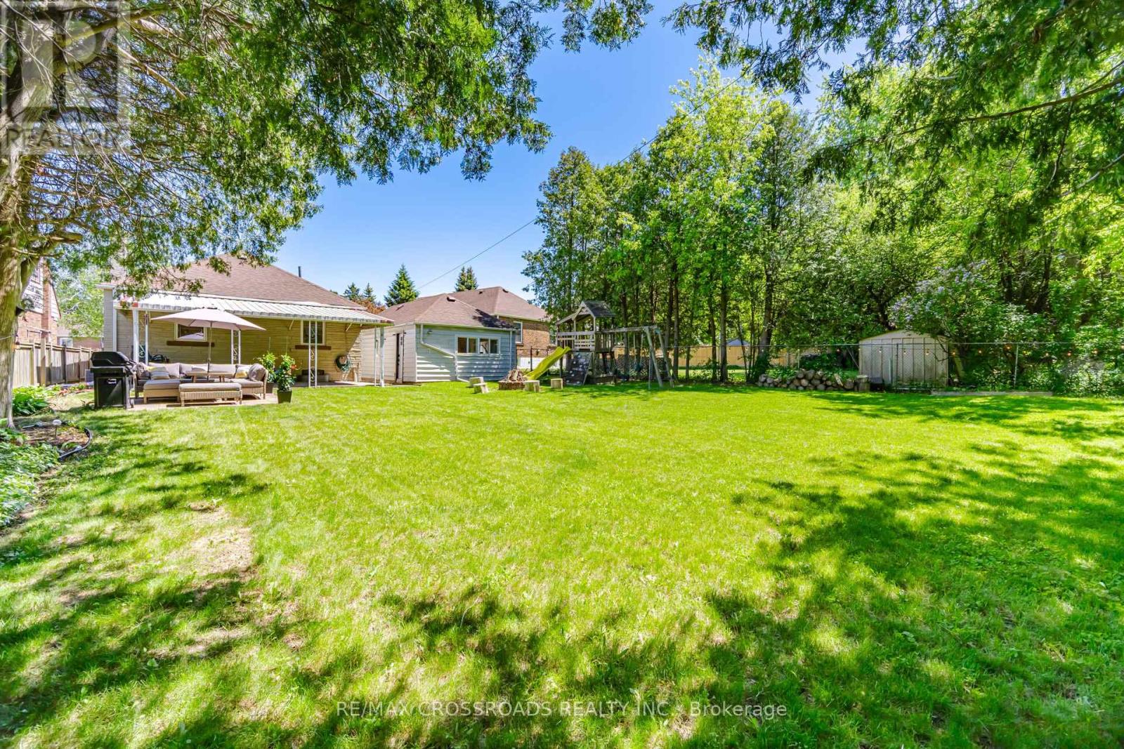 18 Adanac Drive Property Photo 49