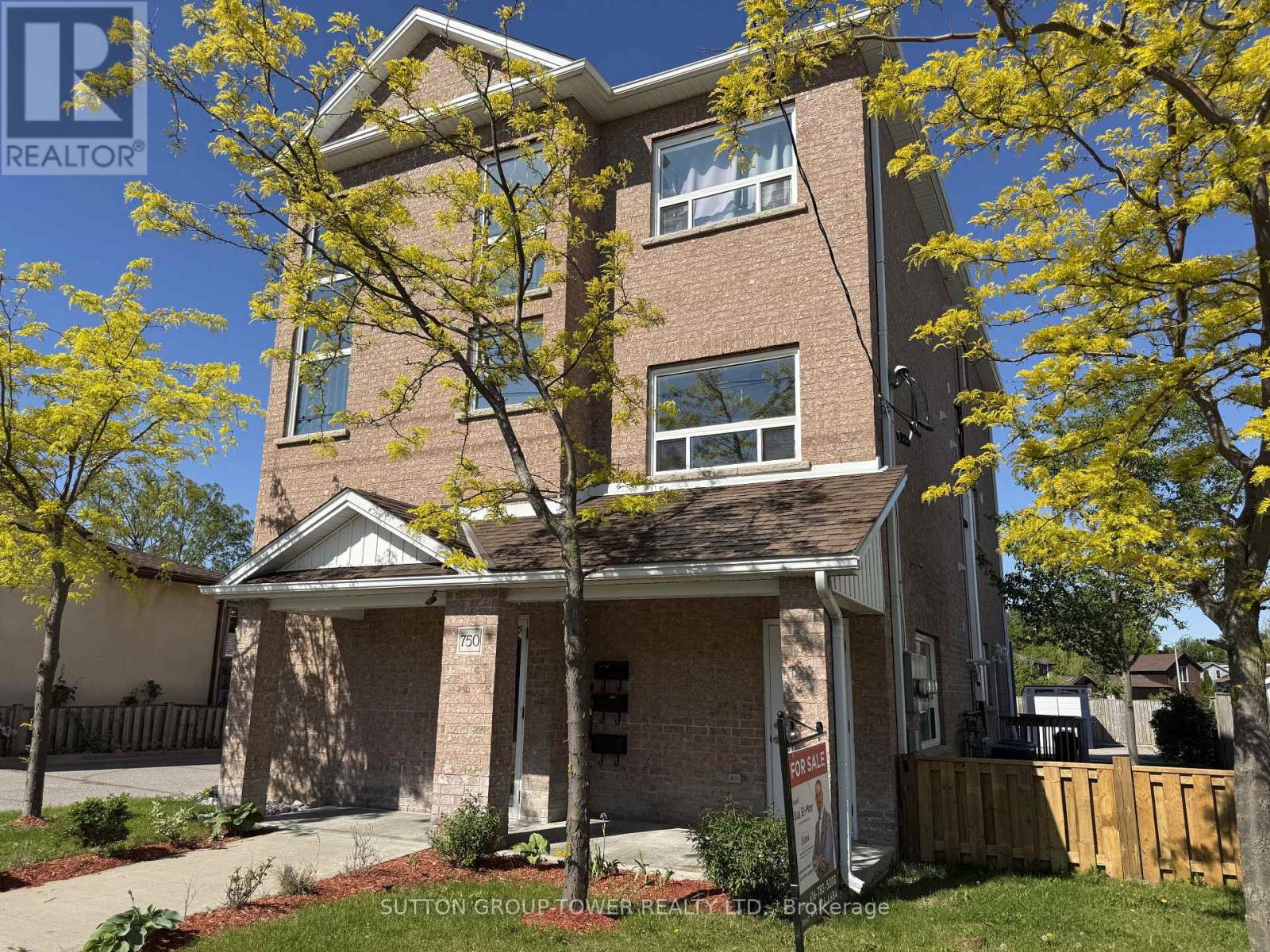 750 Albert Street Property Photo 2