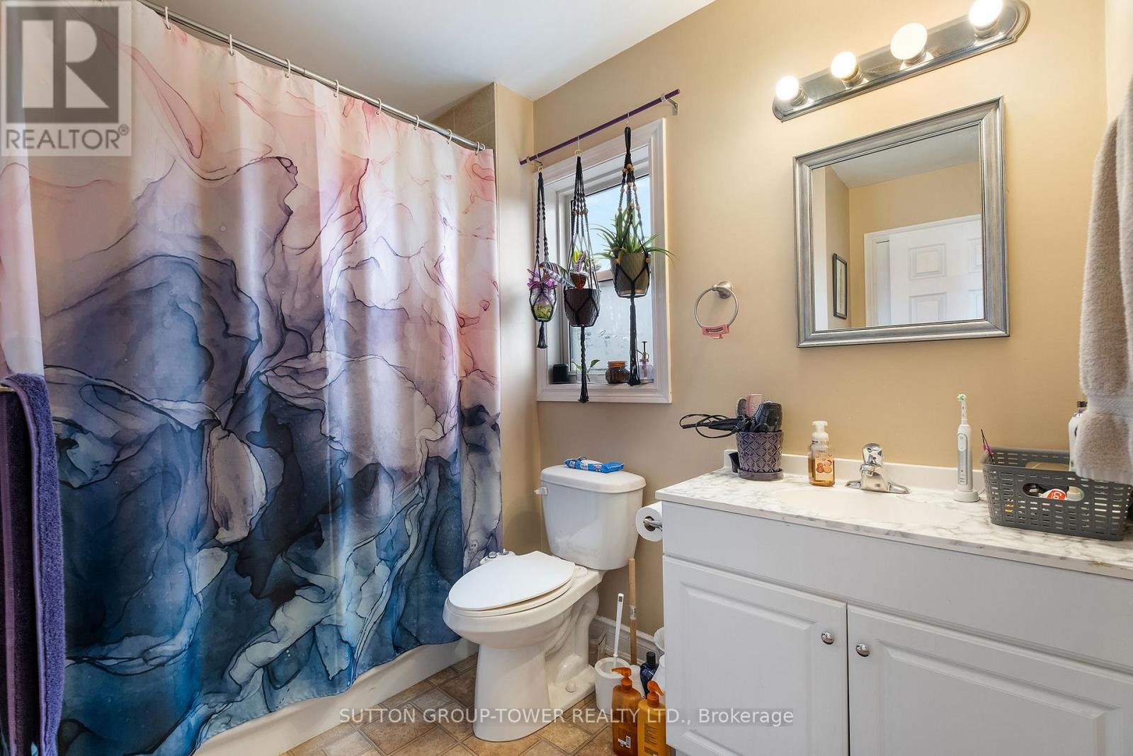 750 Albert Street Property Photo 17
