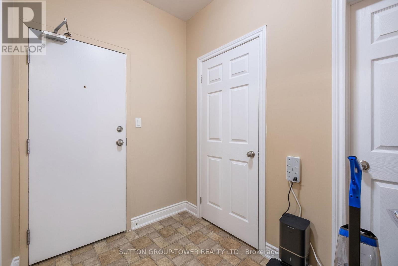 750 Albert Street Property Photo 25